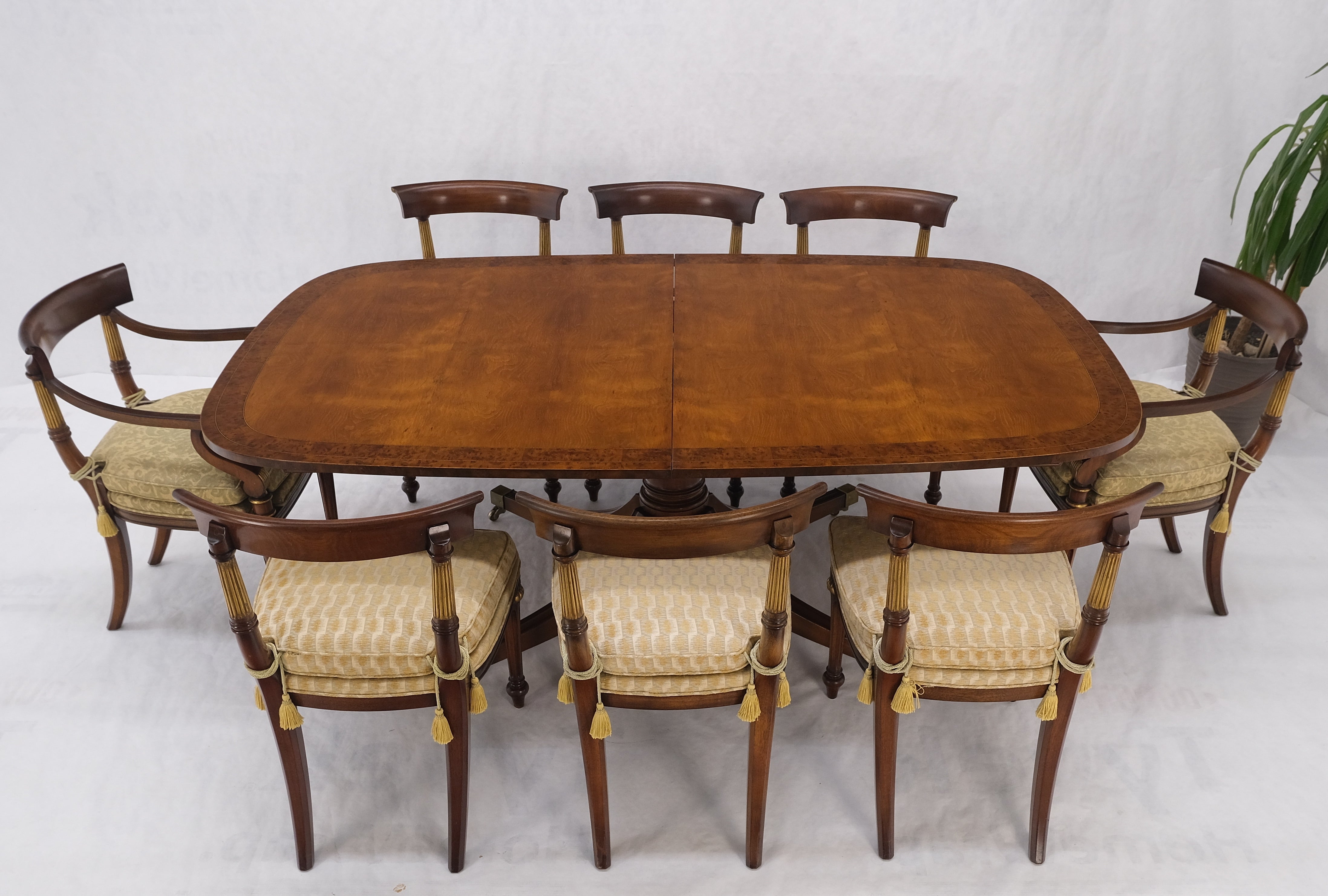 Single Pedestal One Leaf Oval Banded Dining Table 8 Regency Chairs Set MINT! In Good Condition For Sale In Rockaway, NJ