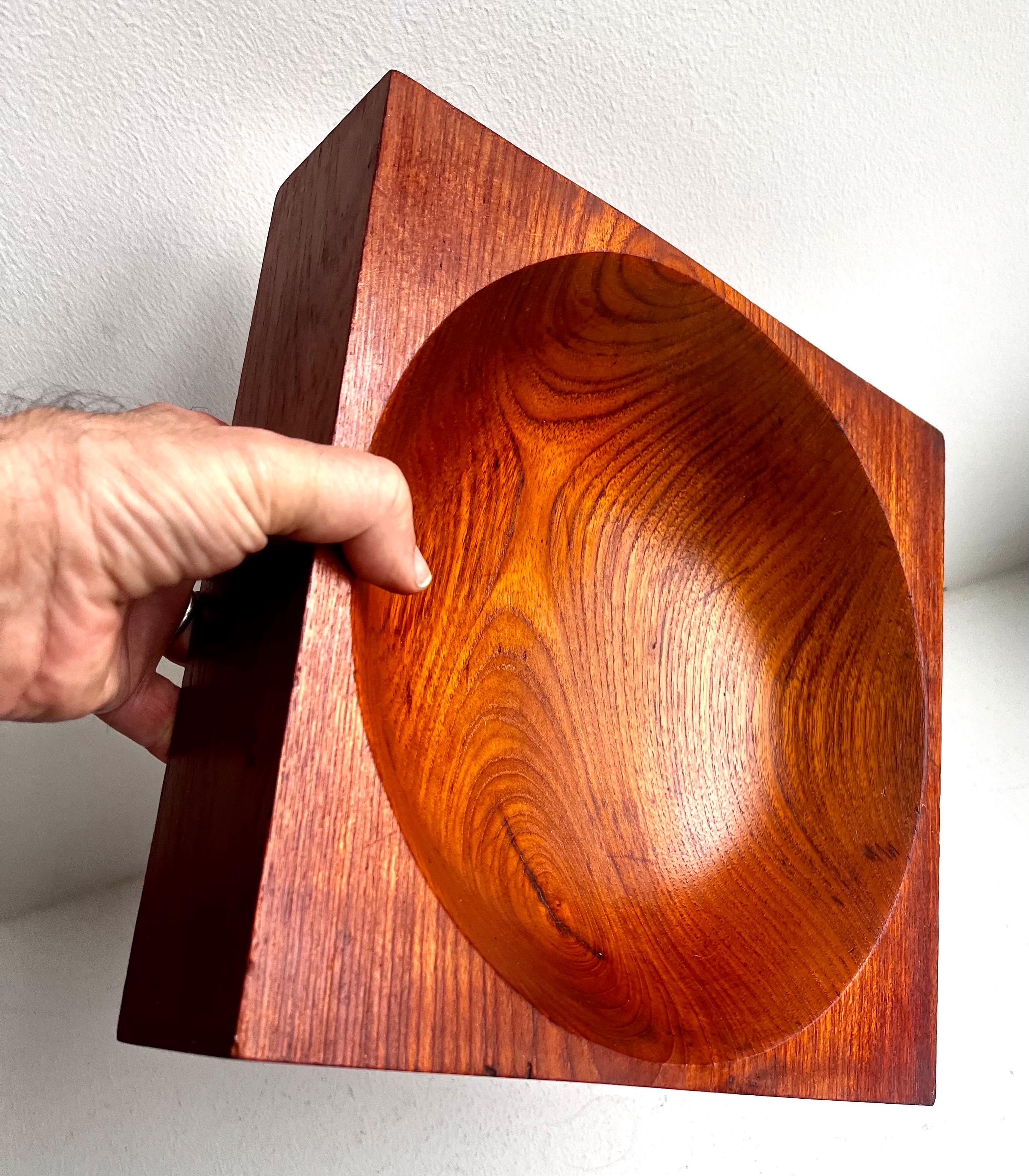 Ciotola in teak in un unico pezzo 