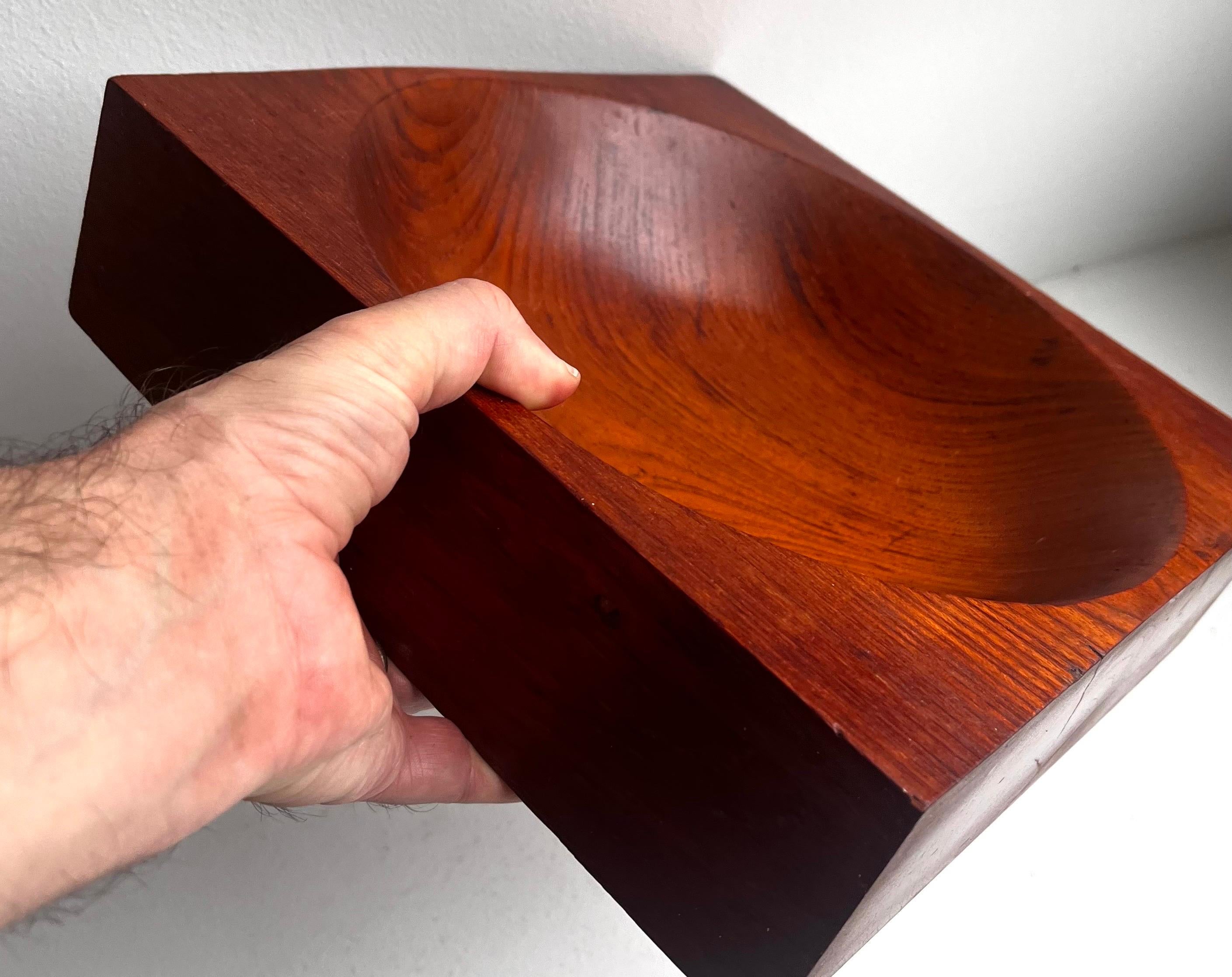 Ciotola in teak in un unico pezzo 