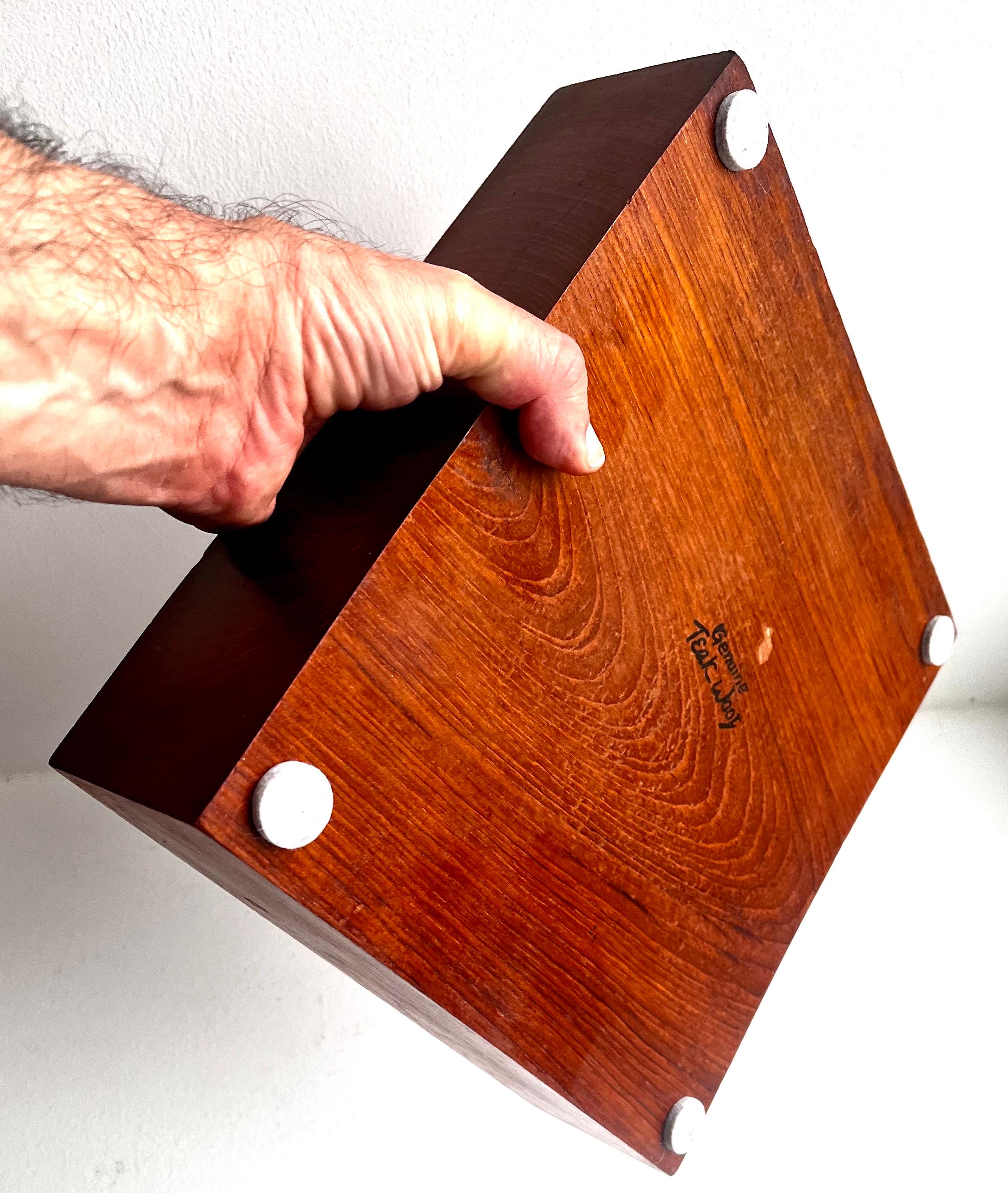 Ciotola in teak in un unico pezzo 