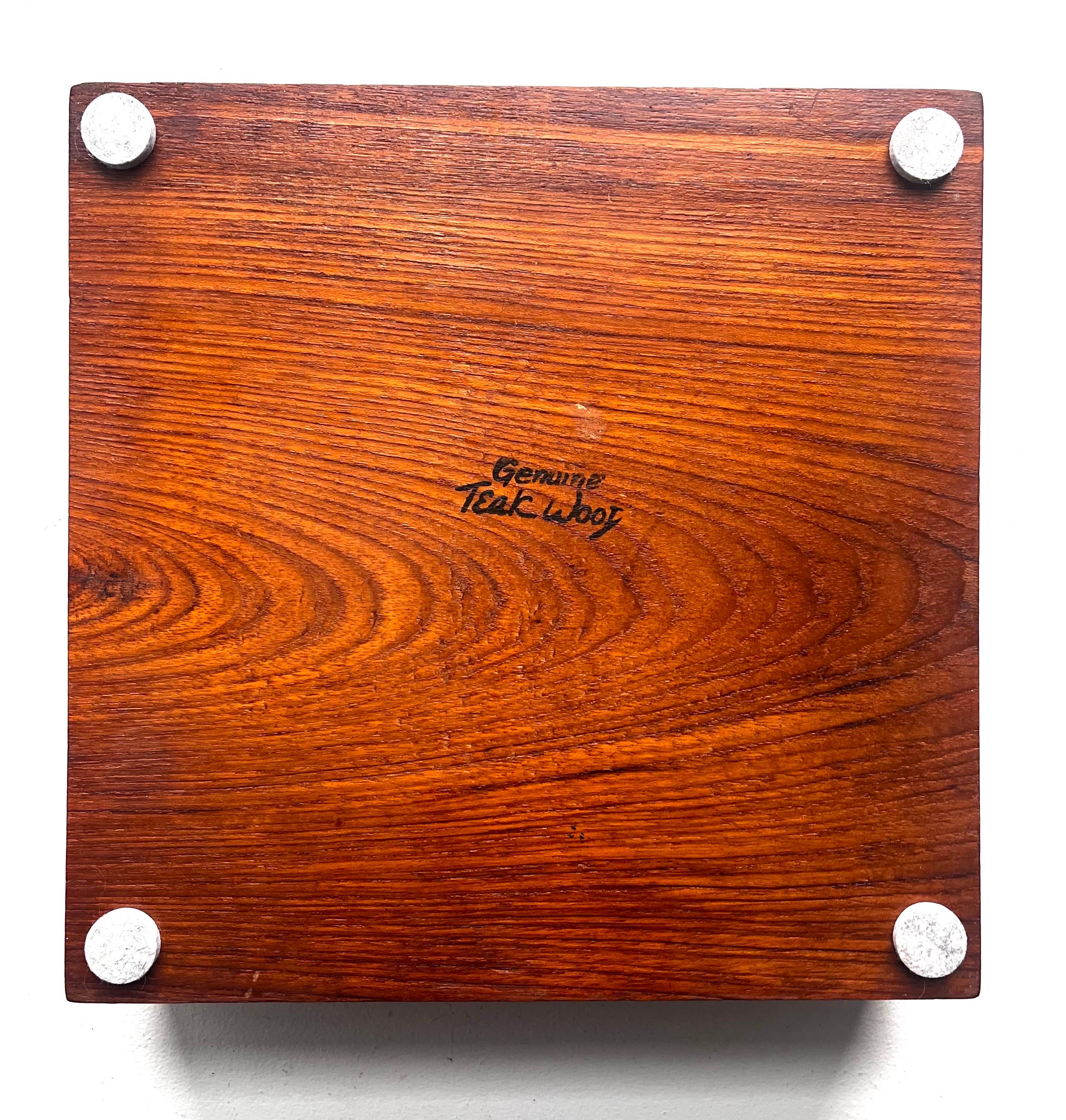 Ciotola in teak in un unico pezzo 