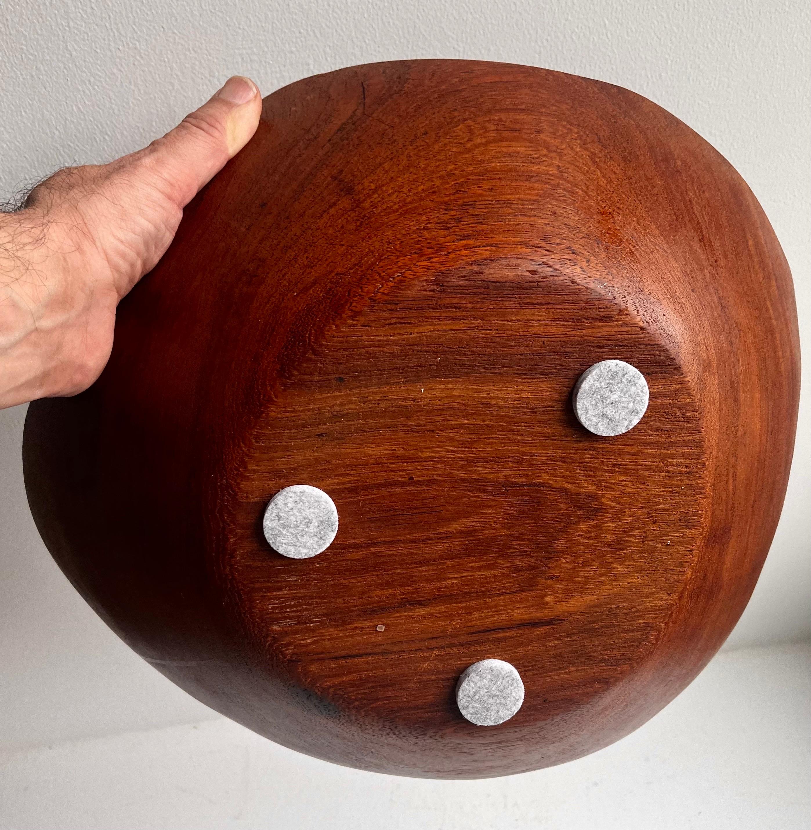 Ciotola in legno a bordo libero in un unico pezzo, artista sconosciuto, anni '70 in vendita 8