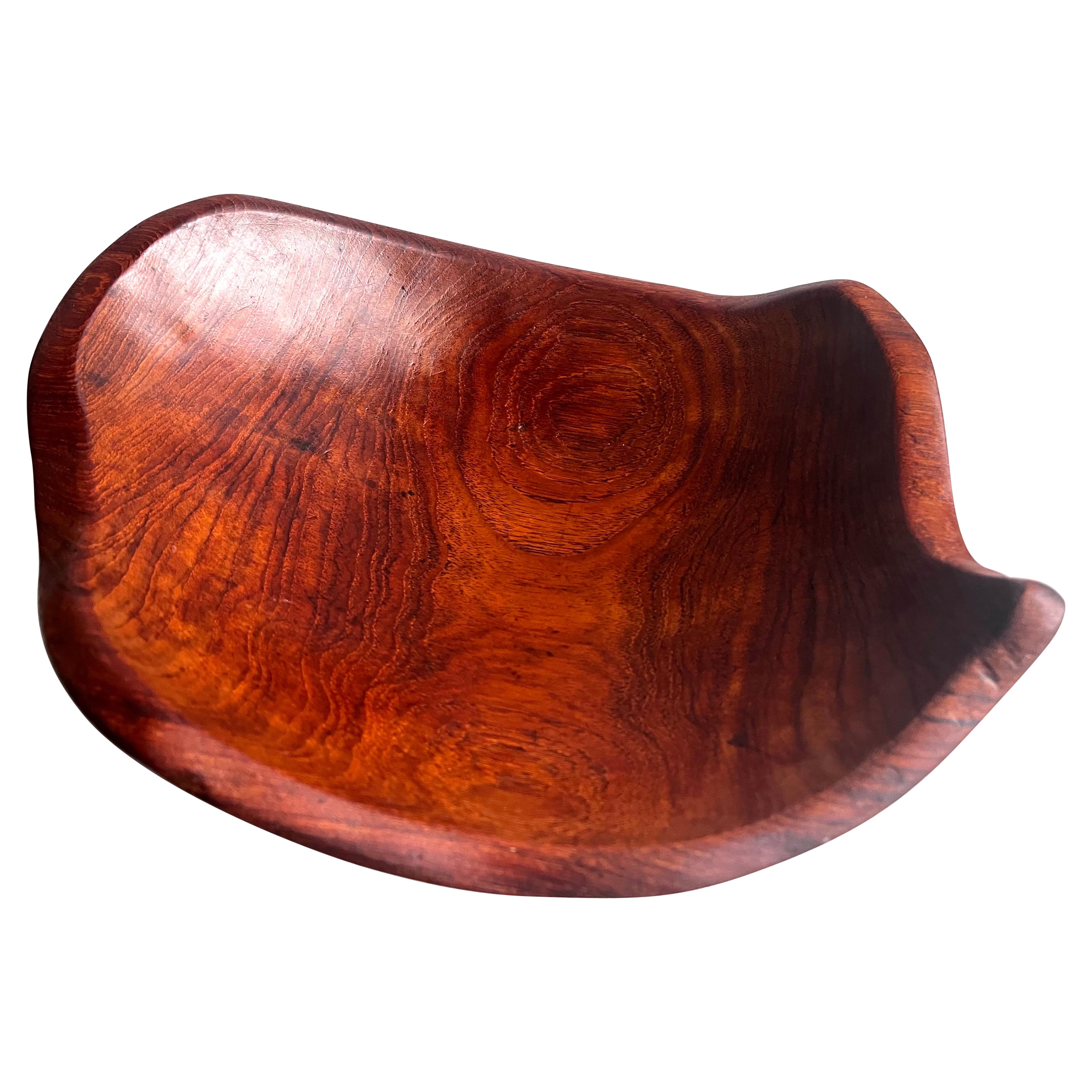 Ciotola in legno a bordo libero in un unico pezzo, artista sconosciuto, anni
70