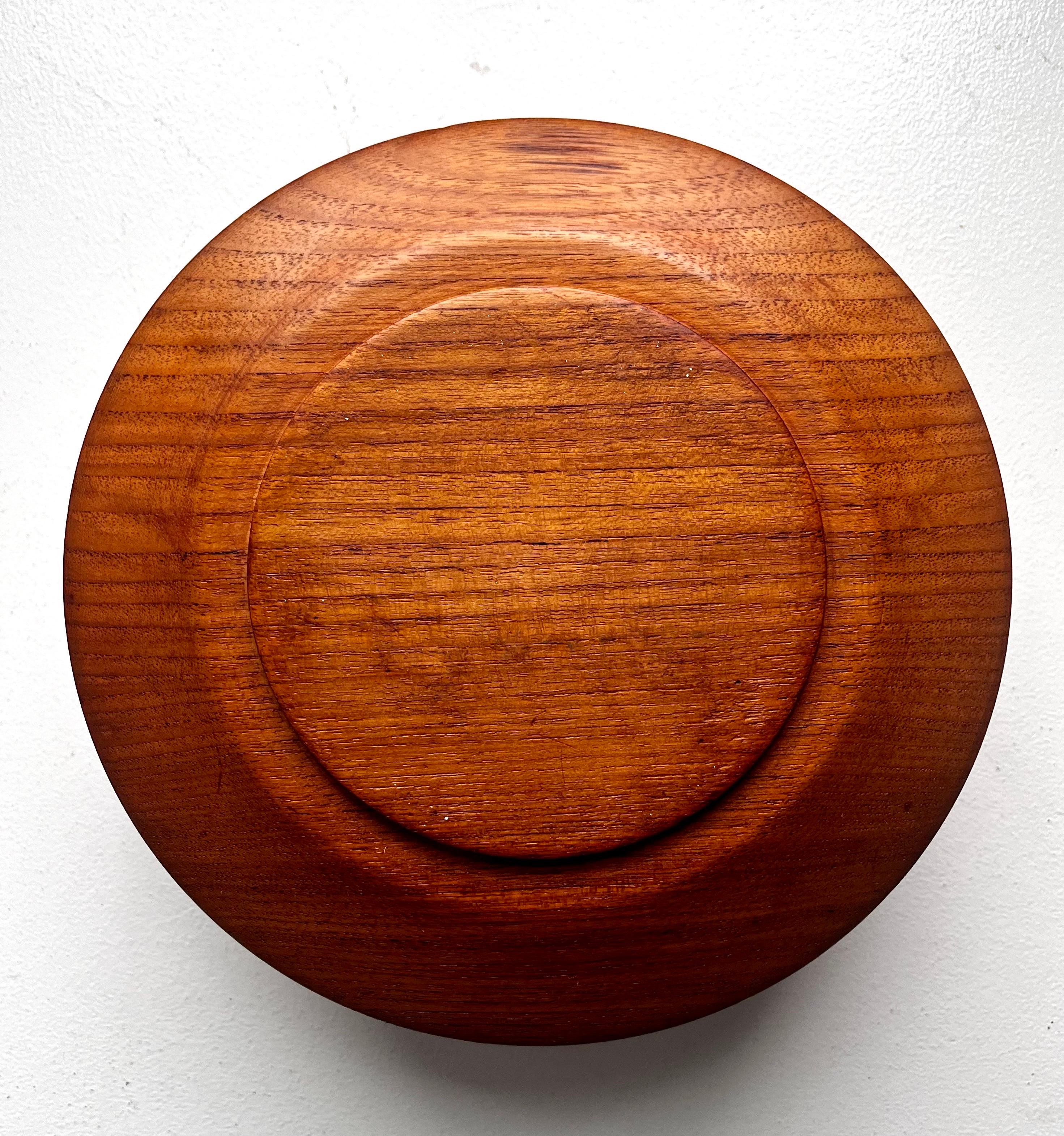 Ciotola in teak a profilo affusolato in un unico pezzo, artista sconosciuto, anni '70 in vendita 5