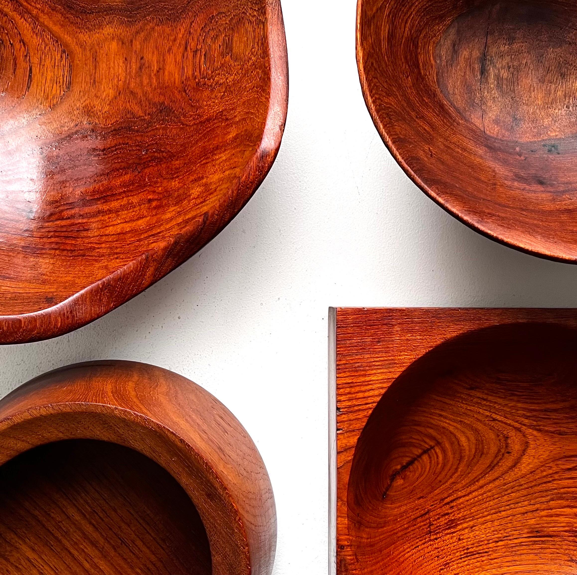 Ciotola in teak a profilo affusolato in un unico pezzo, artista sconosciuto, anni '70 in vendita 6