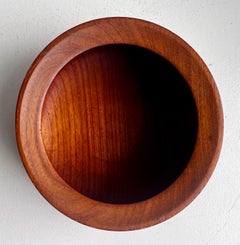 Cuenco de teca de perfil cónico de una sola pieza, Artista desconocido, Años 70