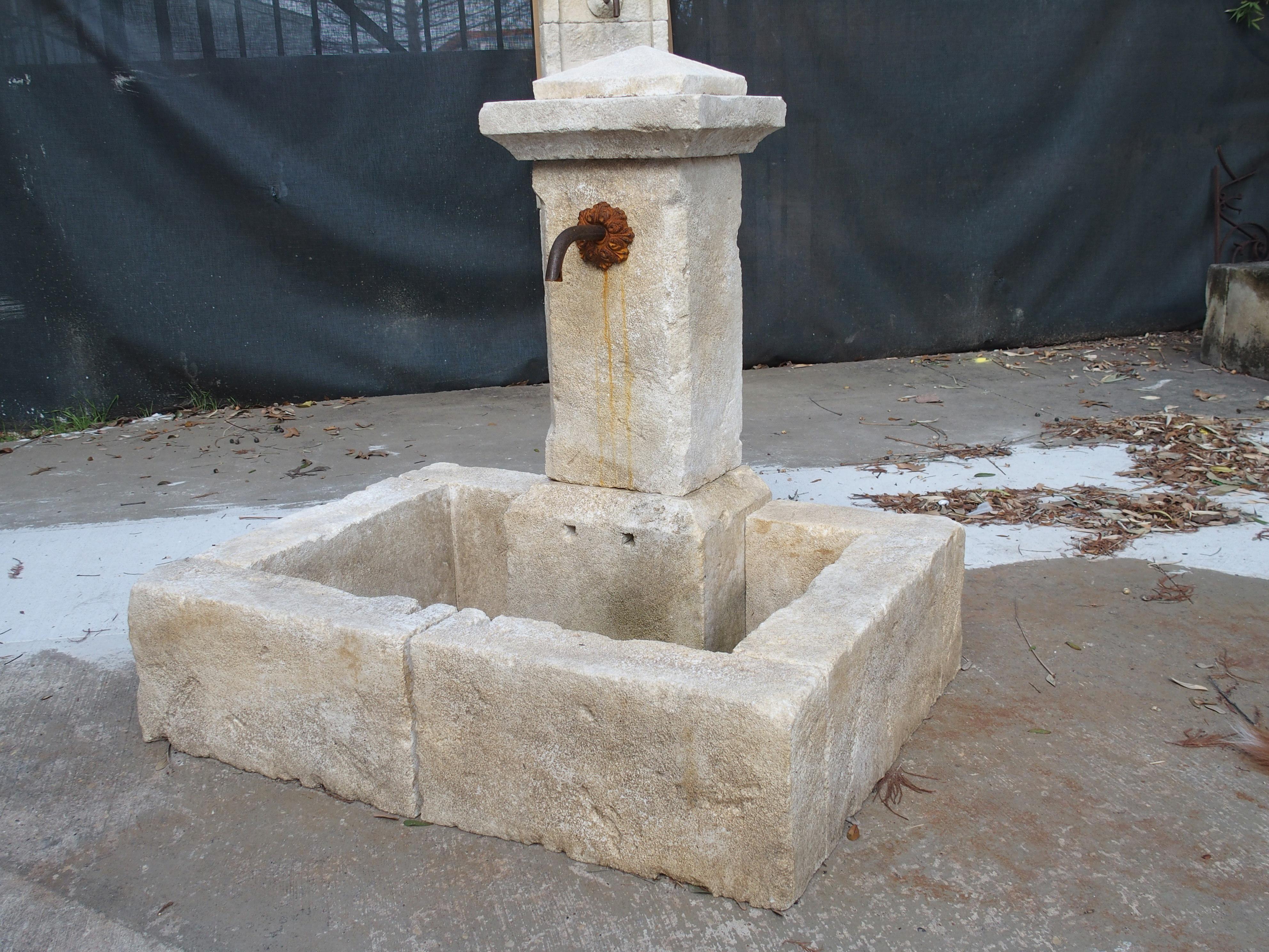 Single Pillar French Limestone Fountain from Provence In Good Condition In Dallas, TX