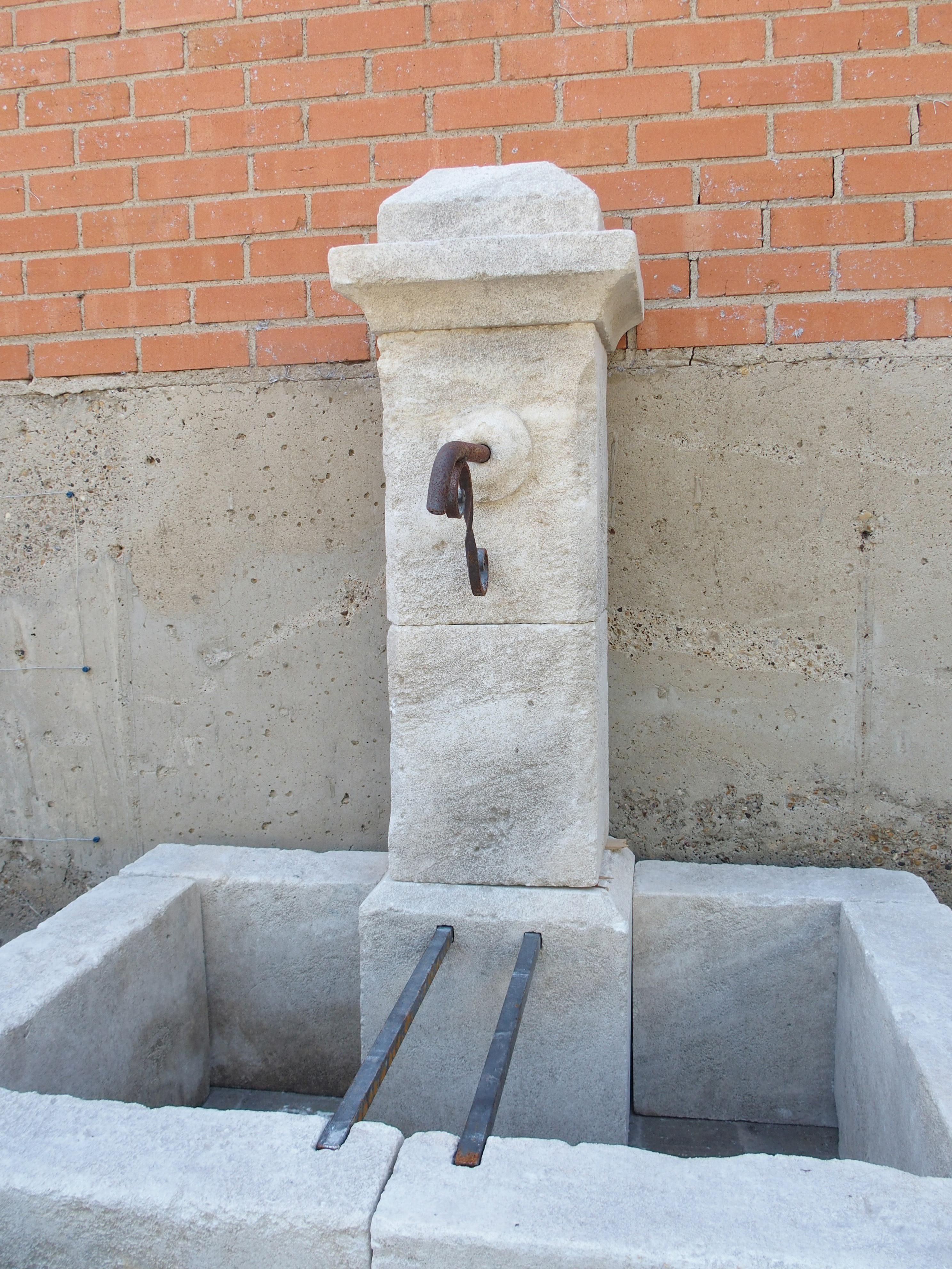 Contemporary Single Pillar Rectangular Provencale Wall Fountain in Carved Limestone For Sale