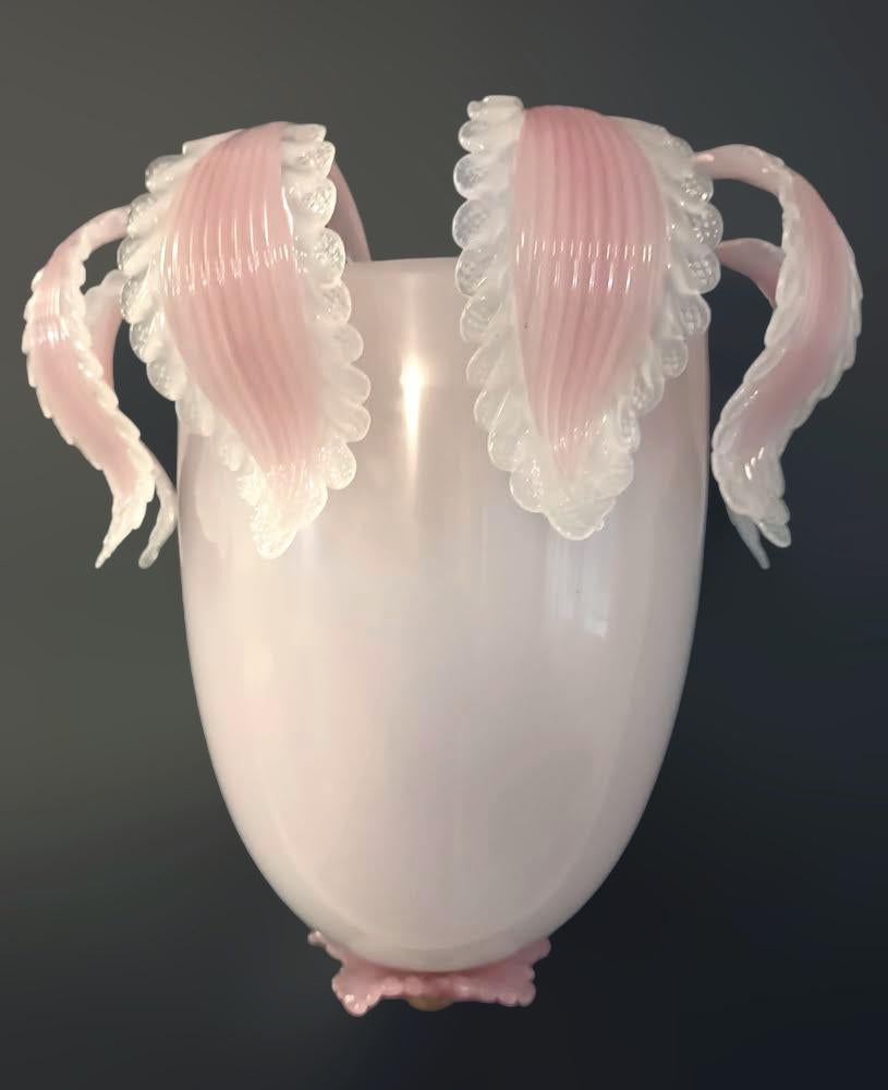 Italian single Murano glass wall light with milky pink body and leaves / Made in Italy in the style of Barovier e Toso, circa 1960s
Measures: Height 12 inches, width 12 inches, depth 8 inches
2 lights / E12 or E14 type / max 40W each
1 available in