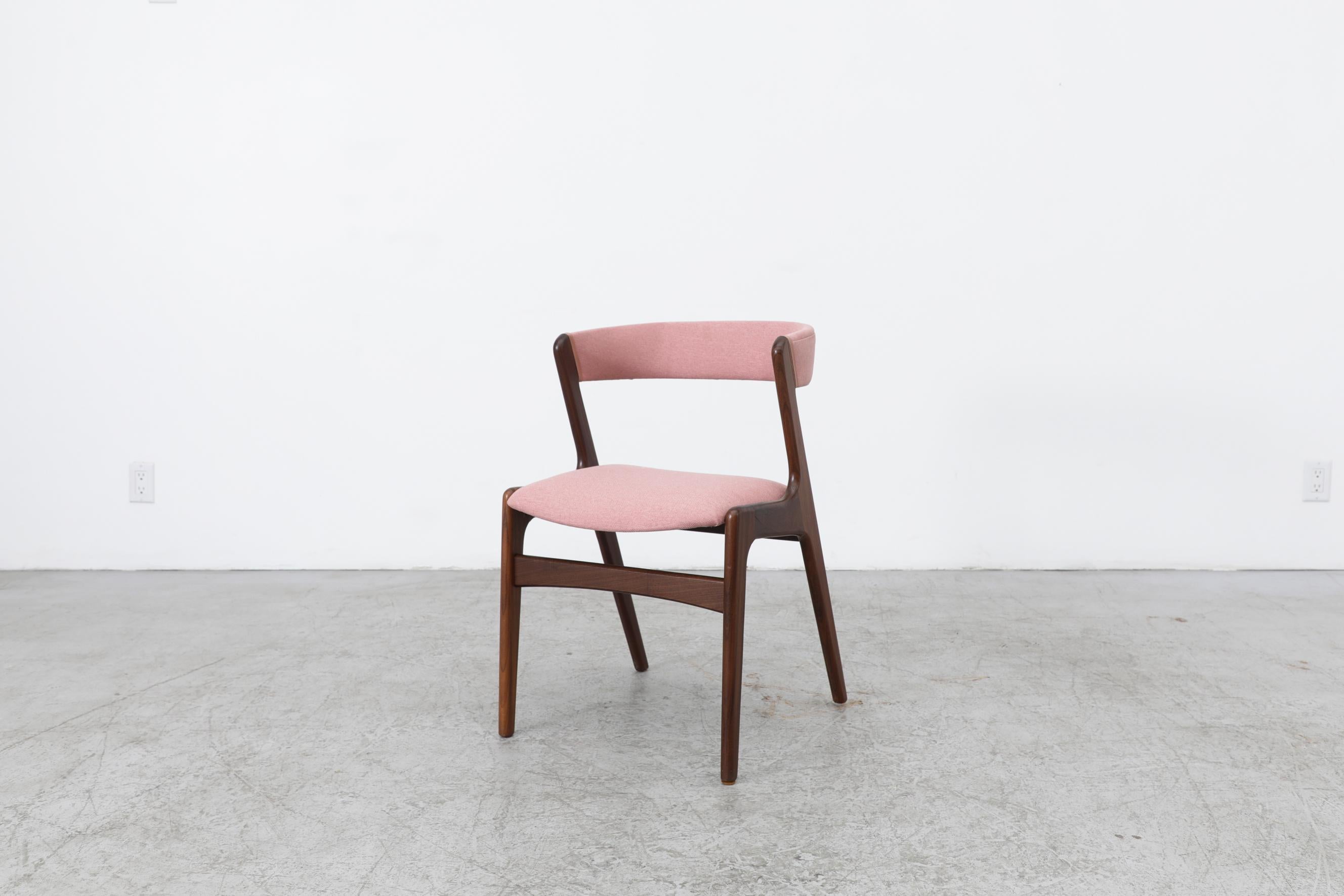 Single pink upholstered Kai Kristiansen chair. In original condition with visible signs of wear including a small crack in the teak. The wear is consistent with its age and use. The seat width is 17.25