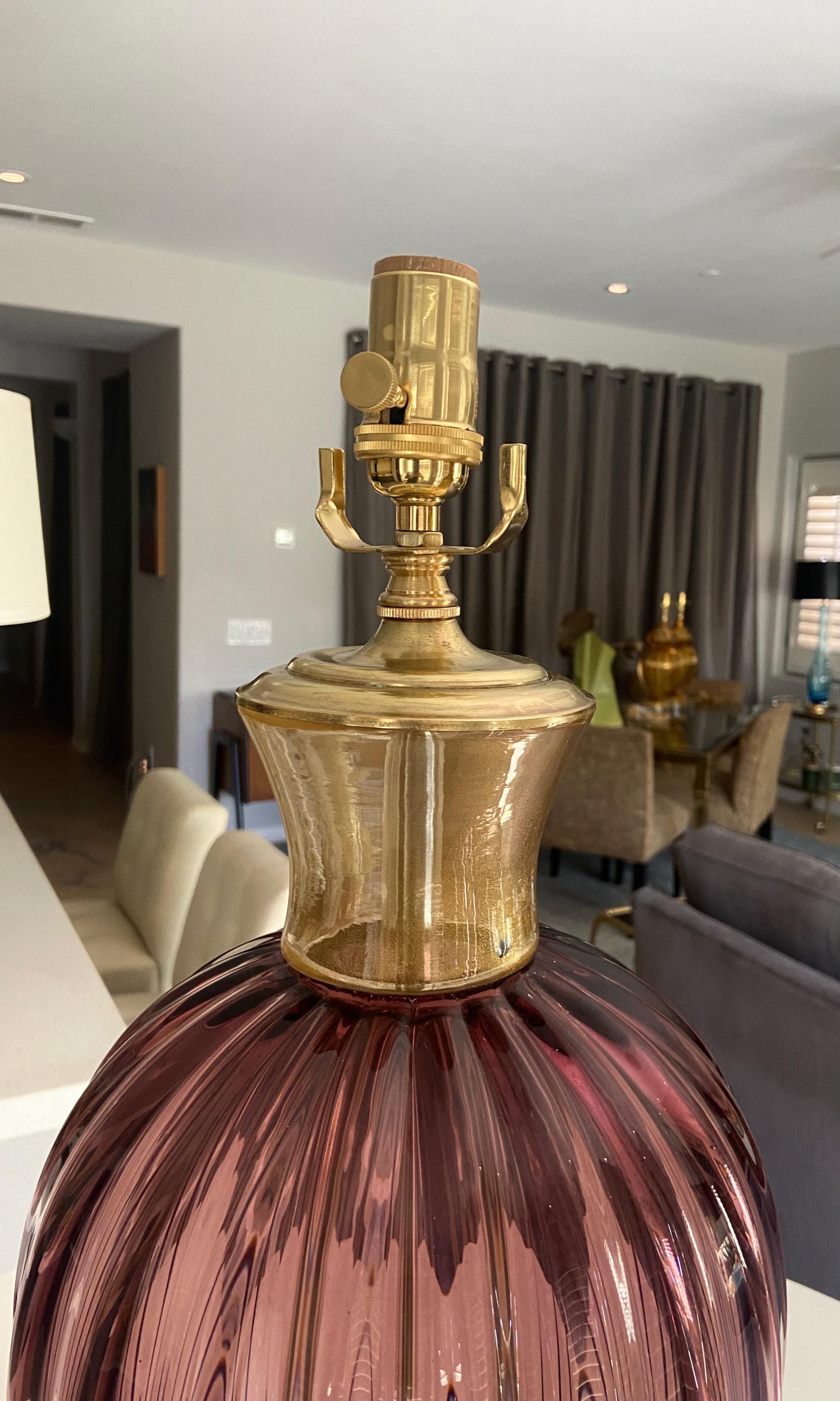 Single Purple Murano Italian Ribbed Gold Glass Table Lamp For Sale 5