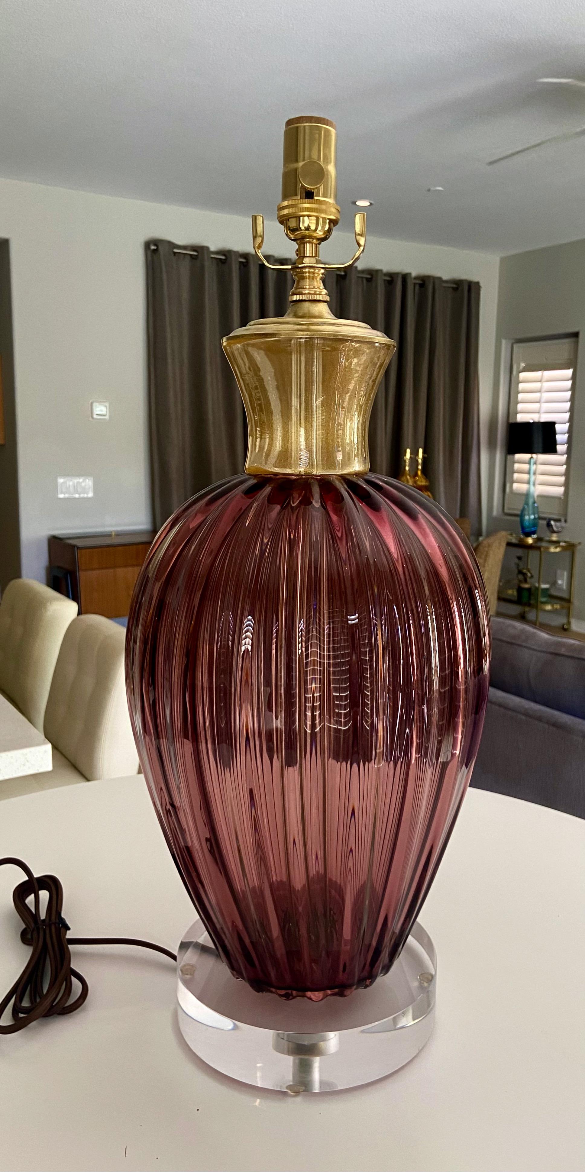 Single Purple Murano Italian Ribbed Gold Glass Table Lamp For Sale 2