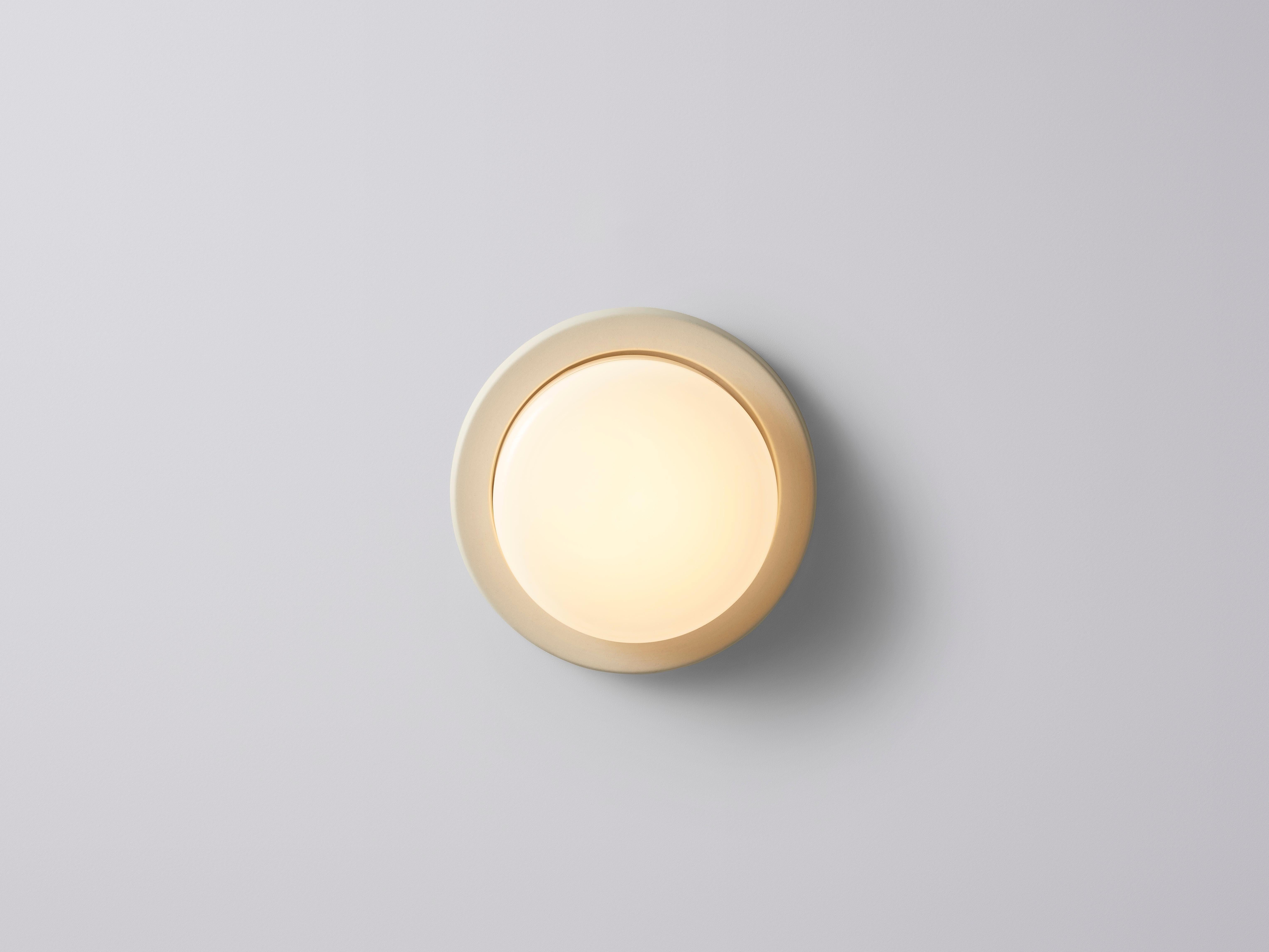 Single Raw Honey Wall Sconce by Coco Flip In New Condition For Sale In Geneve, CH