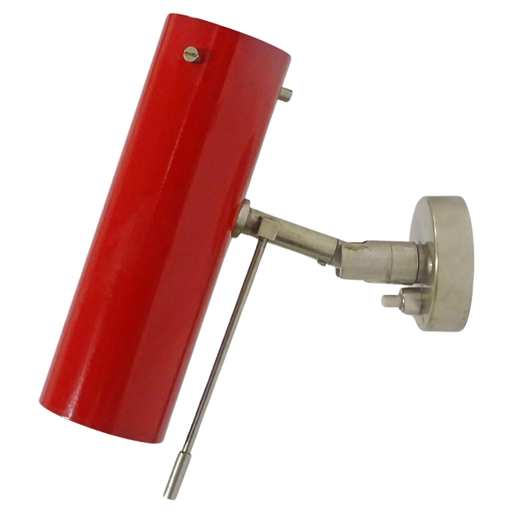 Single red and nickel wall light by Tito Agnoli for Oluce, Italy 1950s For Sale