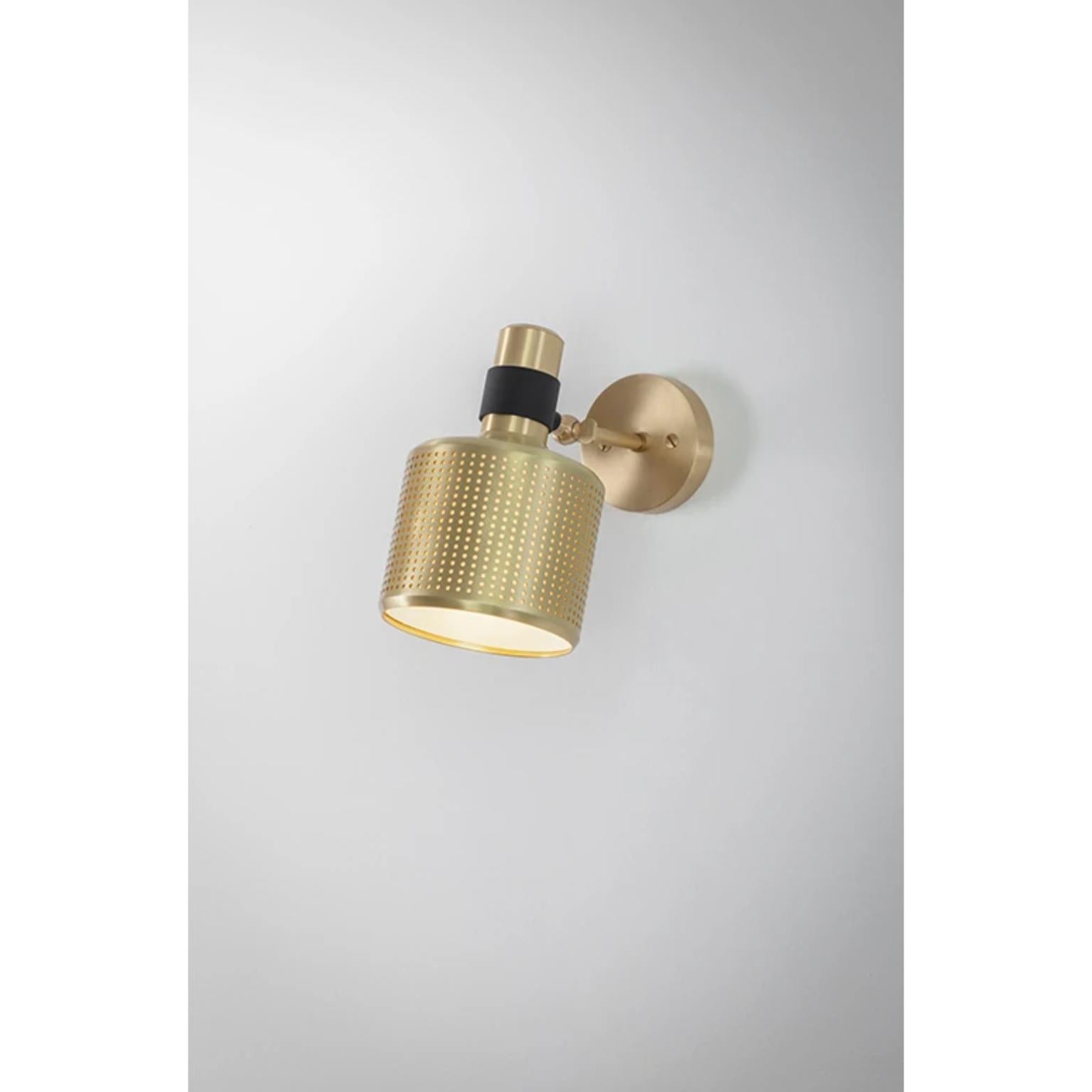 Single Riddle wall lamp by Bert Frank
Dimensions: H 19 x 12 x 18 cm
Materials: Brass 

Available finishes: Brass and black
All our lamps can be wired according to each country. If sold to the USA it will be wired for the USA for