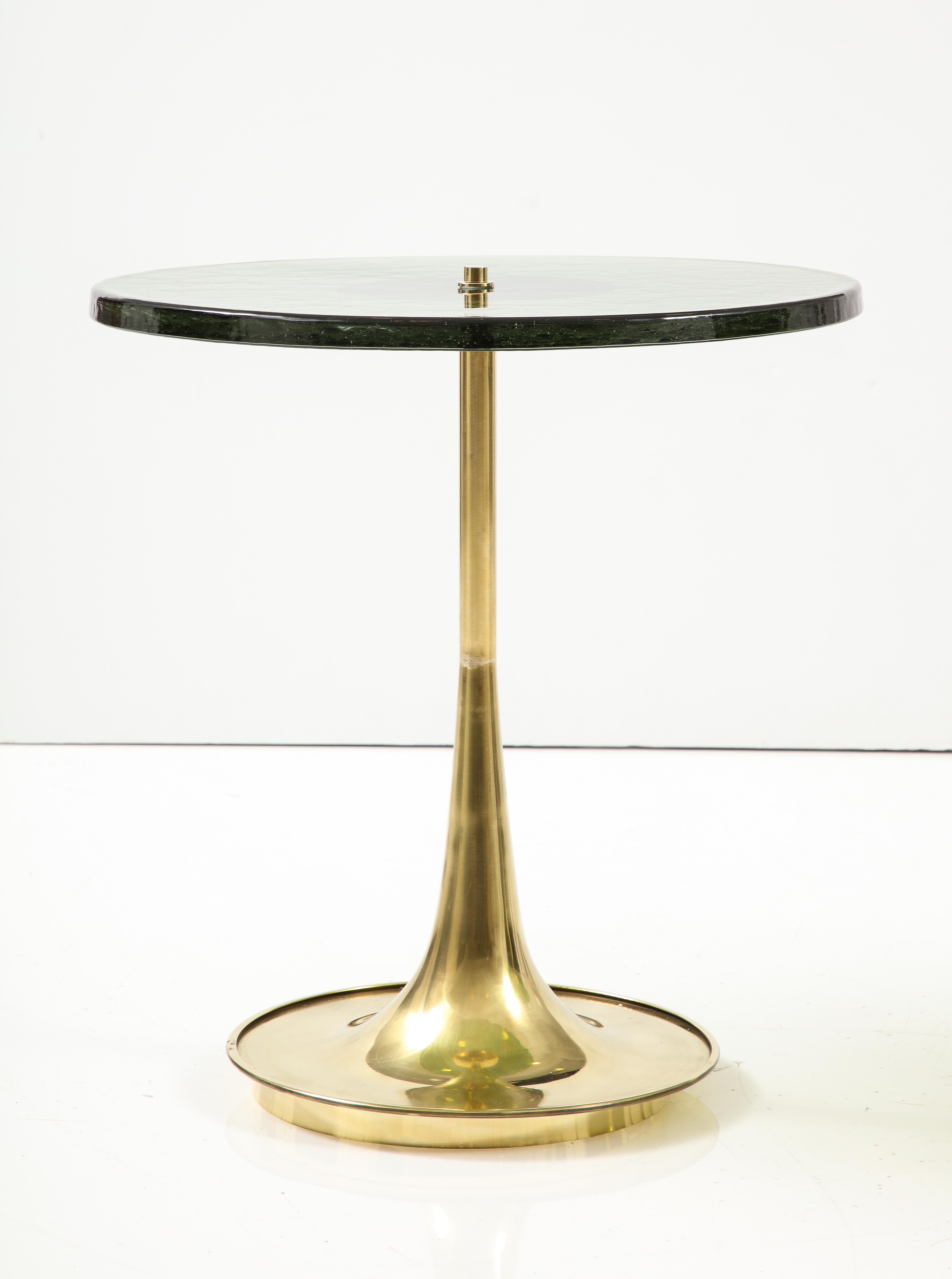 Mid-Century Modern Single Round Green Murano Glass and Brass Martini or Side Table, Italy
