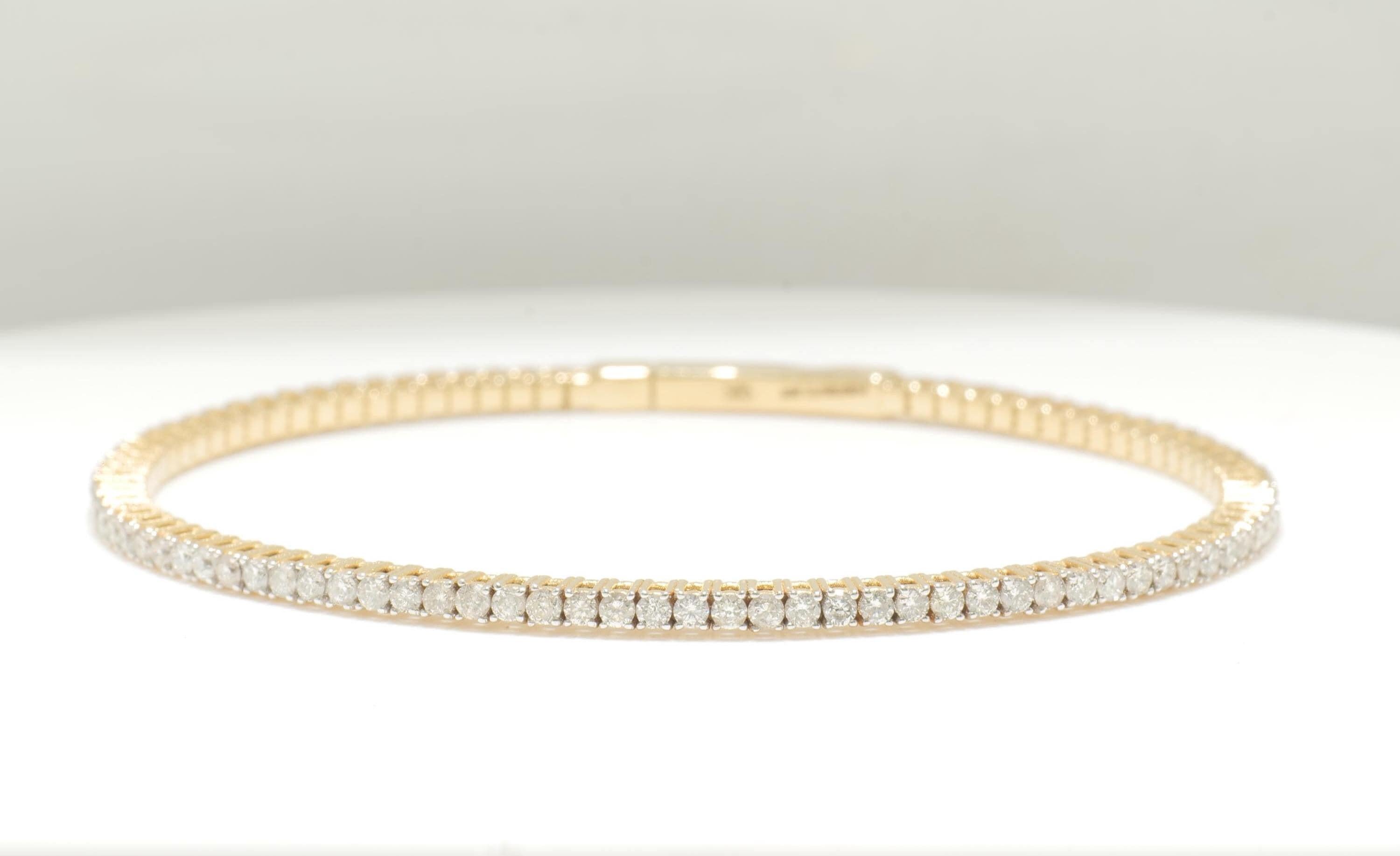 Single Row Diamond Bracelet in 14K Solid Gold (Certified) In New Condition For Sale In New Delhi, DL
