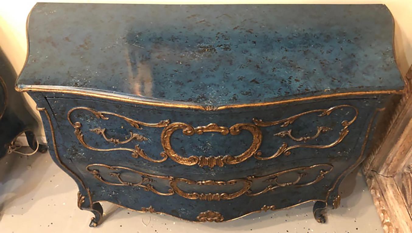 Commode o cassapanca Bombay decorata in blu reale e dorato in vendita 6