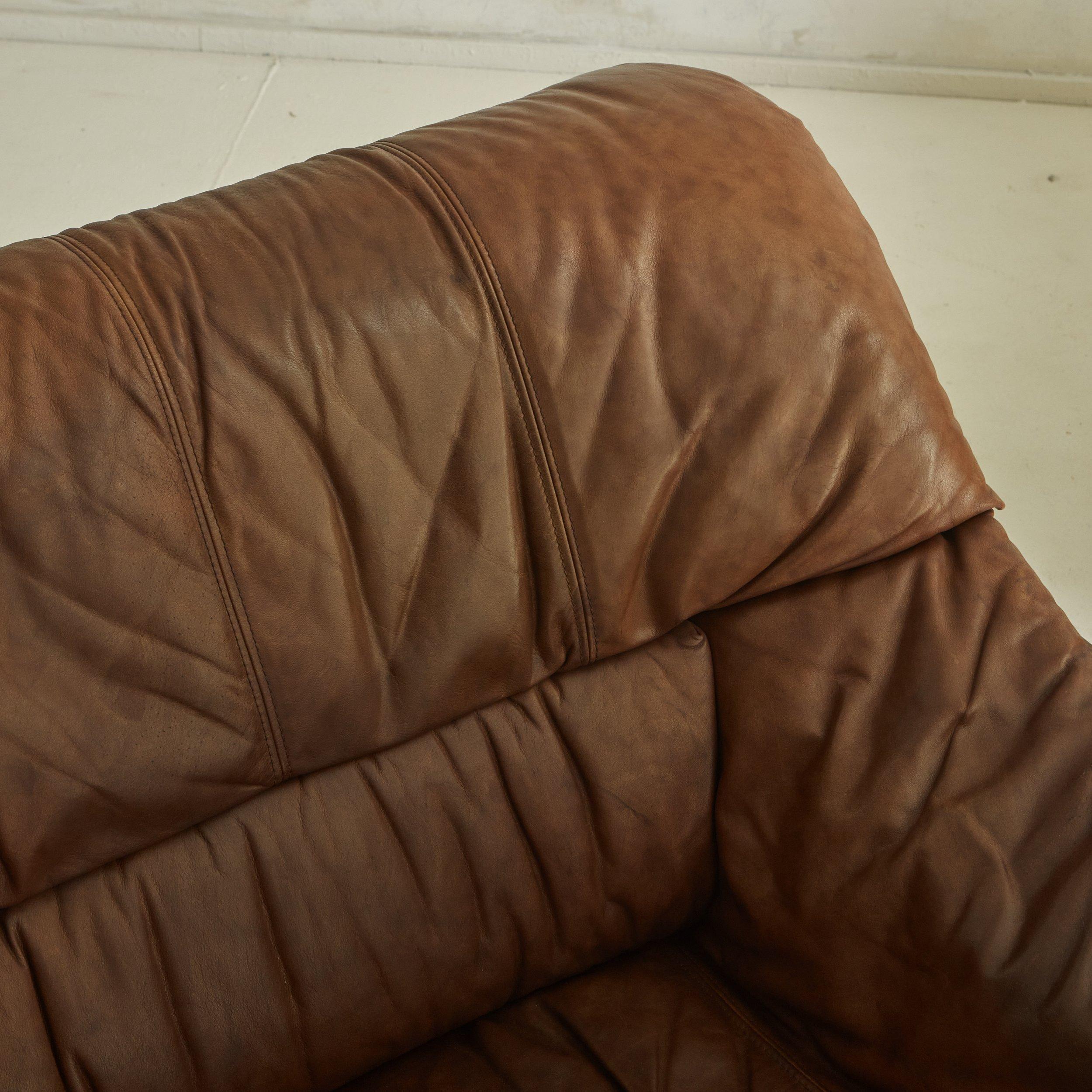 Late 20th Century Single Ruched Leather Lounge Chair in the Style of De Sede, France 1970s For Sale