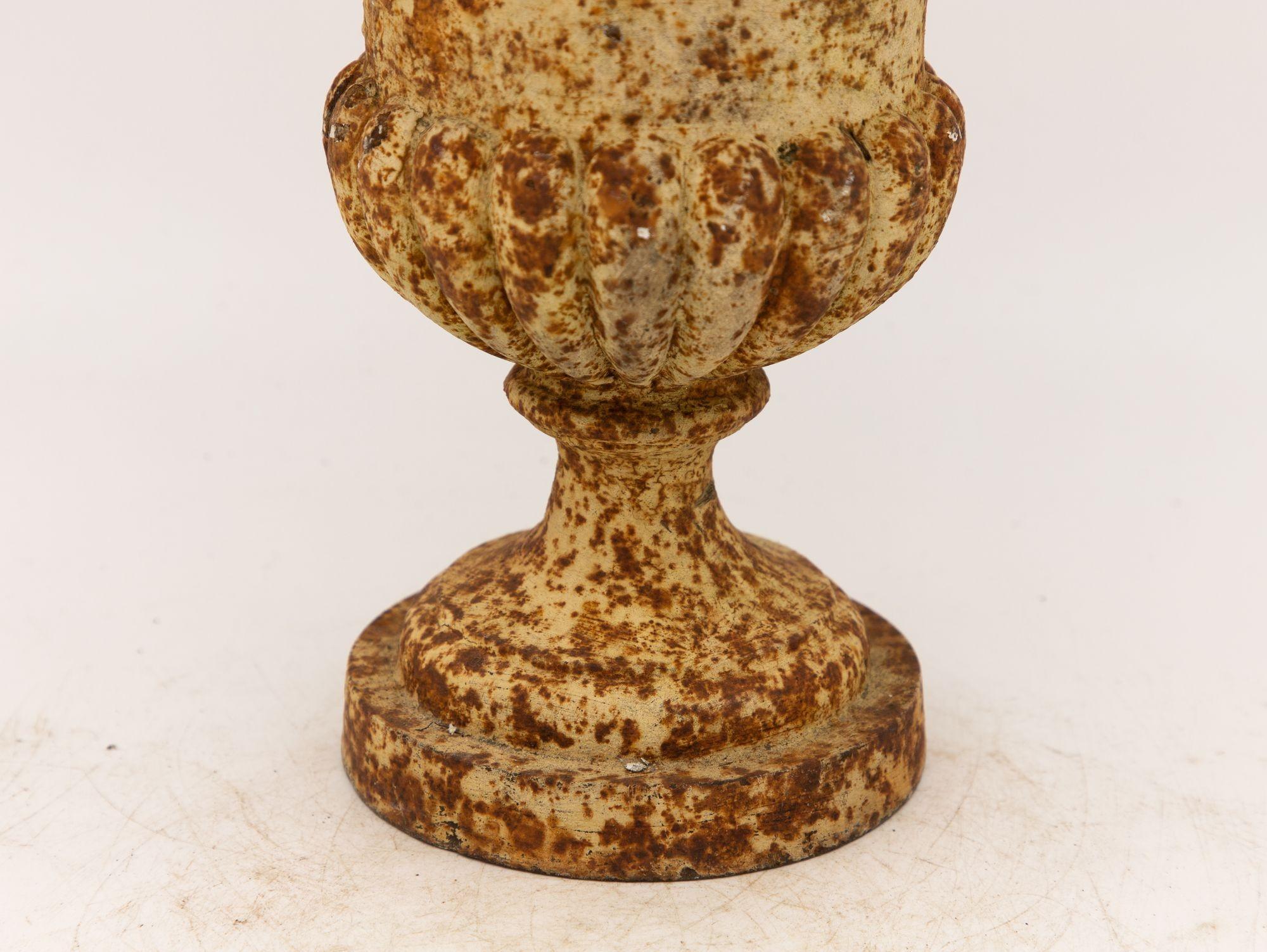 Single Rusty Cast Iron Urn, French early 20th Century For Sale 5