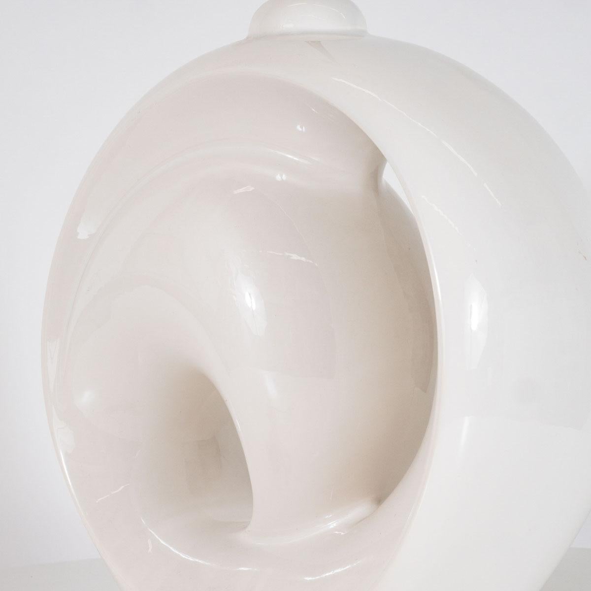 Einzelne skulpturale Keramik-Tischlampe im Angebot 6