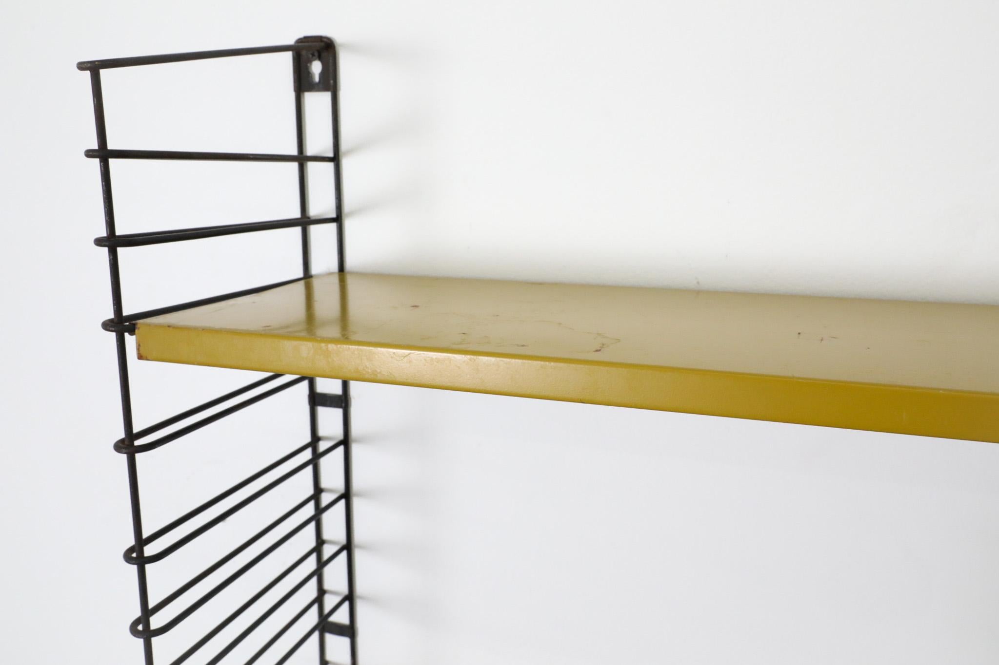 Estantería industrial de pared Tomado de una sola sección en naranja quemado y dorado en venta 5