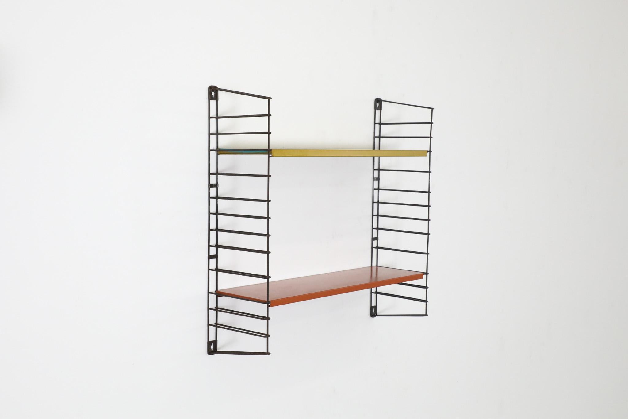 Estantería industrial de pared Tomado de una sola sección en naranja quemado y dorado Esmaltado en venta