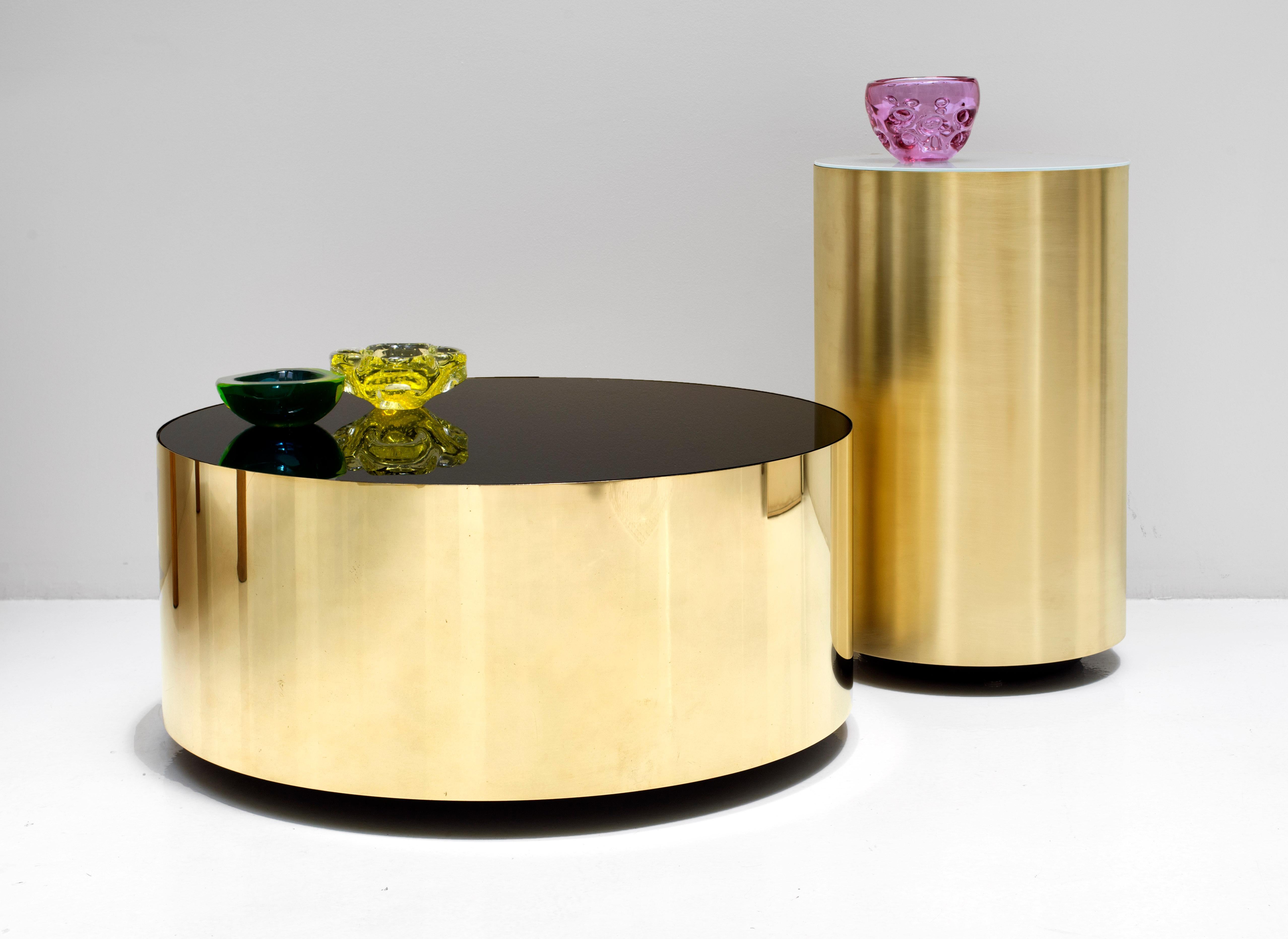 Contemporary Single Side Table, Full Moon Shape, Brass/Steel & HighGloss Laminate, Size L For Sale