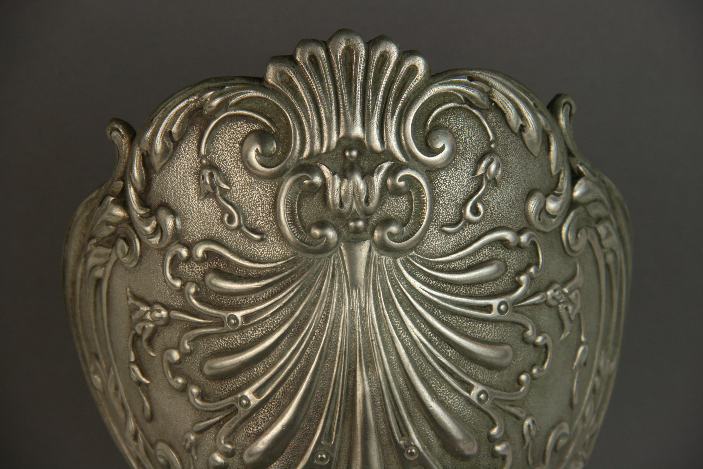 Single Silver Repousse Sconce, circa 1920s In Good Condition For Sale In Douglas Manor, NY