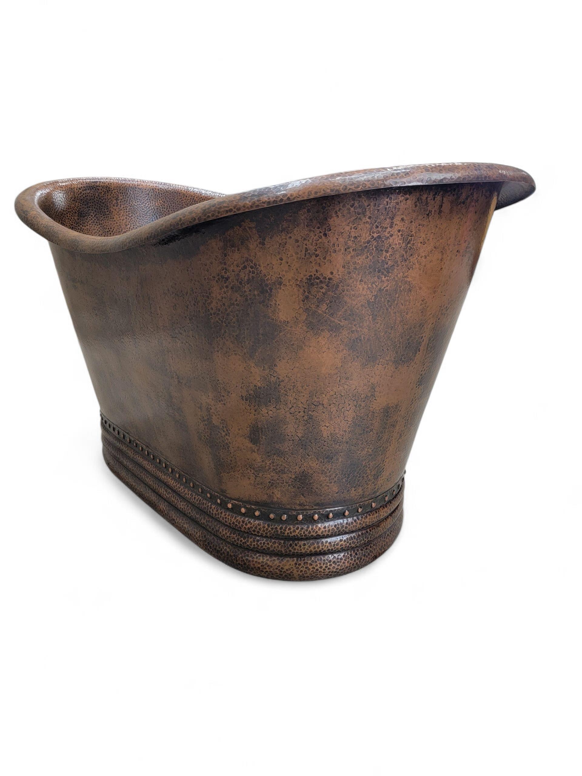 American Single Slipper Hammered Copper Free-Standing Farmhouse Bath Soaking Tub For Sale