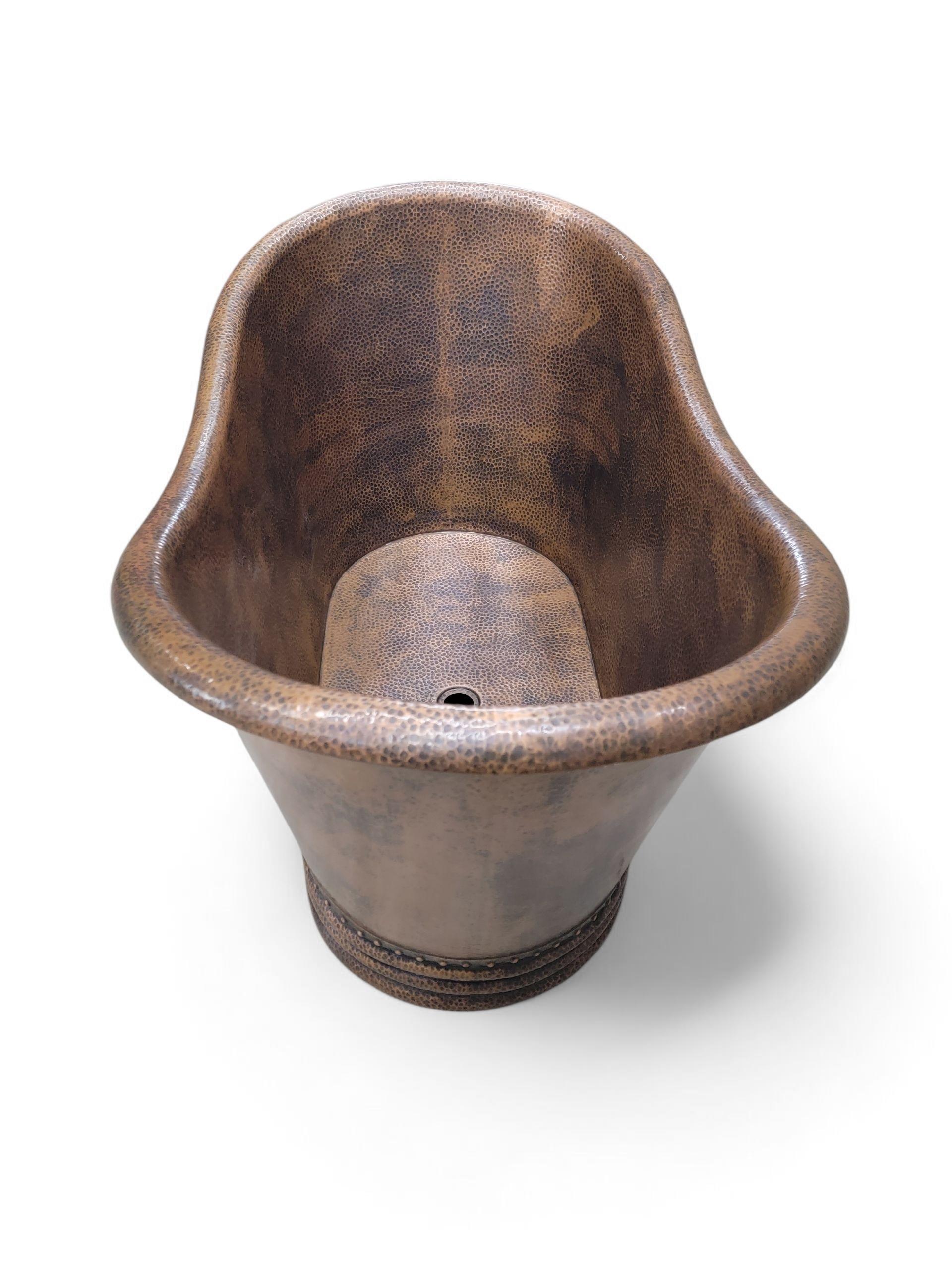 20th Century Single Slipper Hammered Copper Free-Standing Farmhouse Bath Soaking Tub For Sale