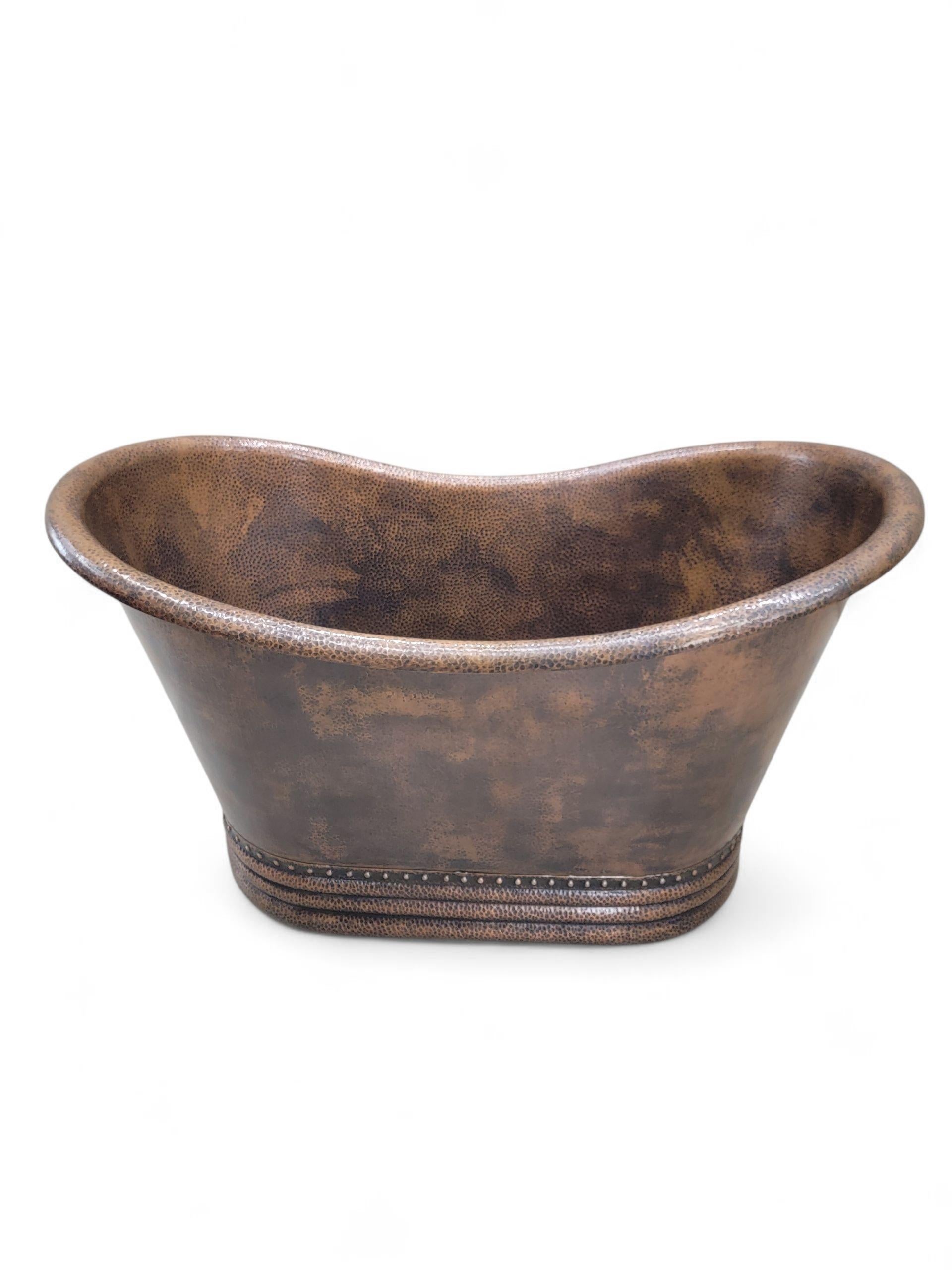 Single Slipper Hammered Copper Free-Standing Farmhouse Bath Soaking Tub For Sale 2