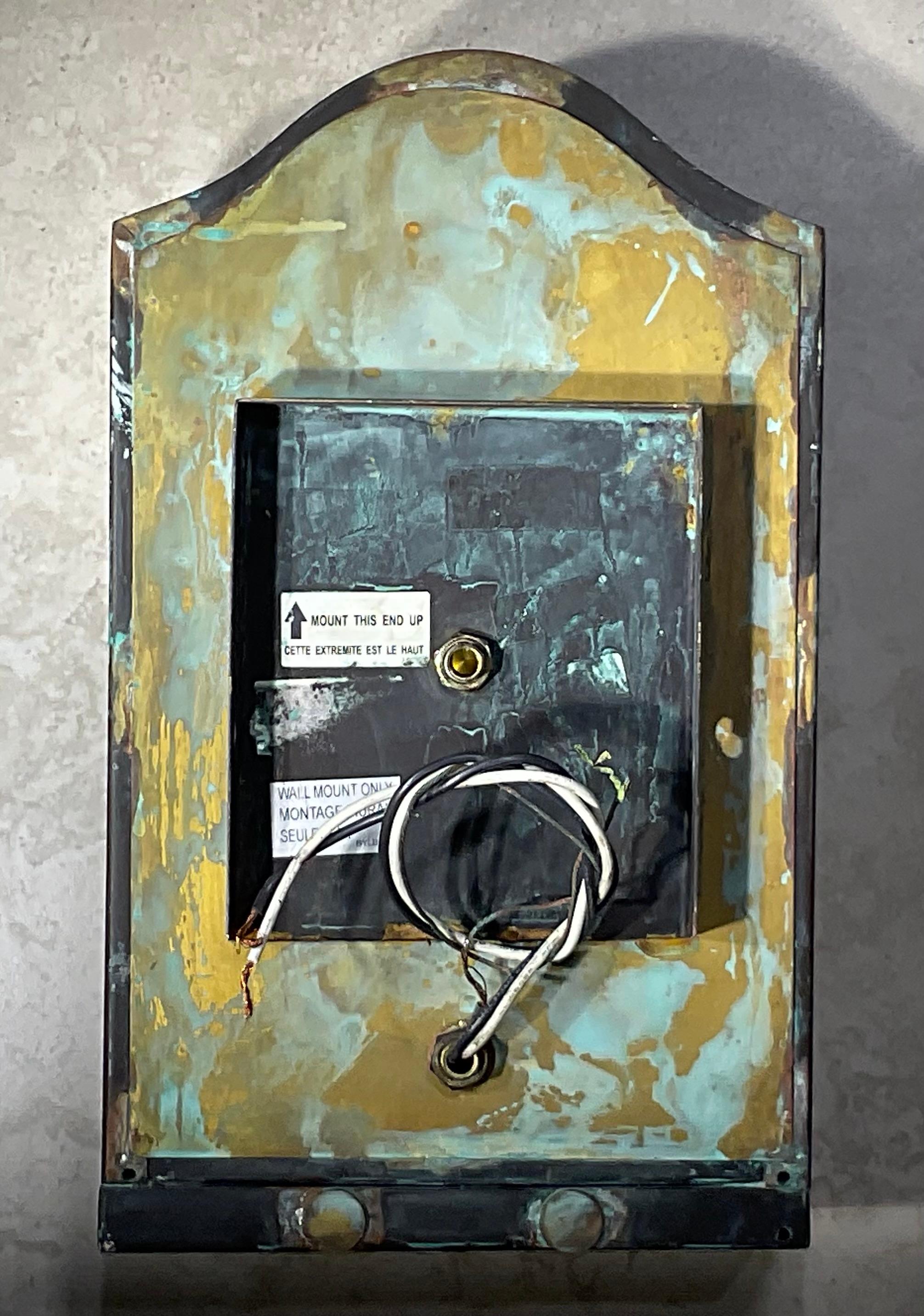 Lanterna da parete singola in ottone vintage di piccole dimensioni, alta 7 