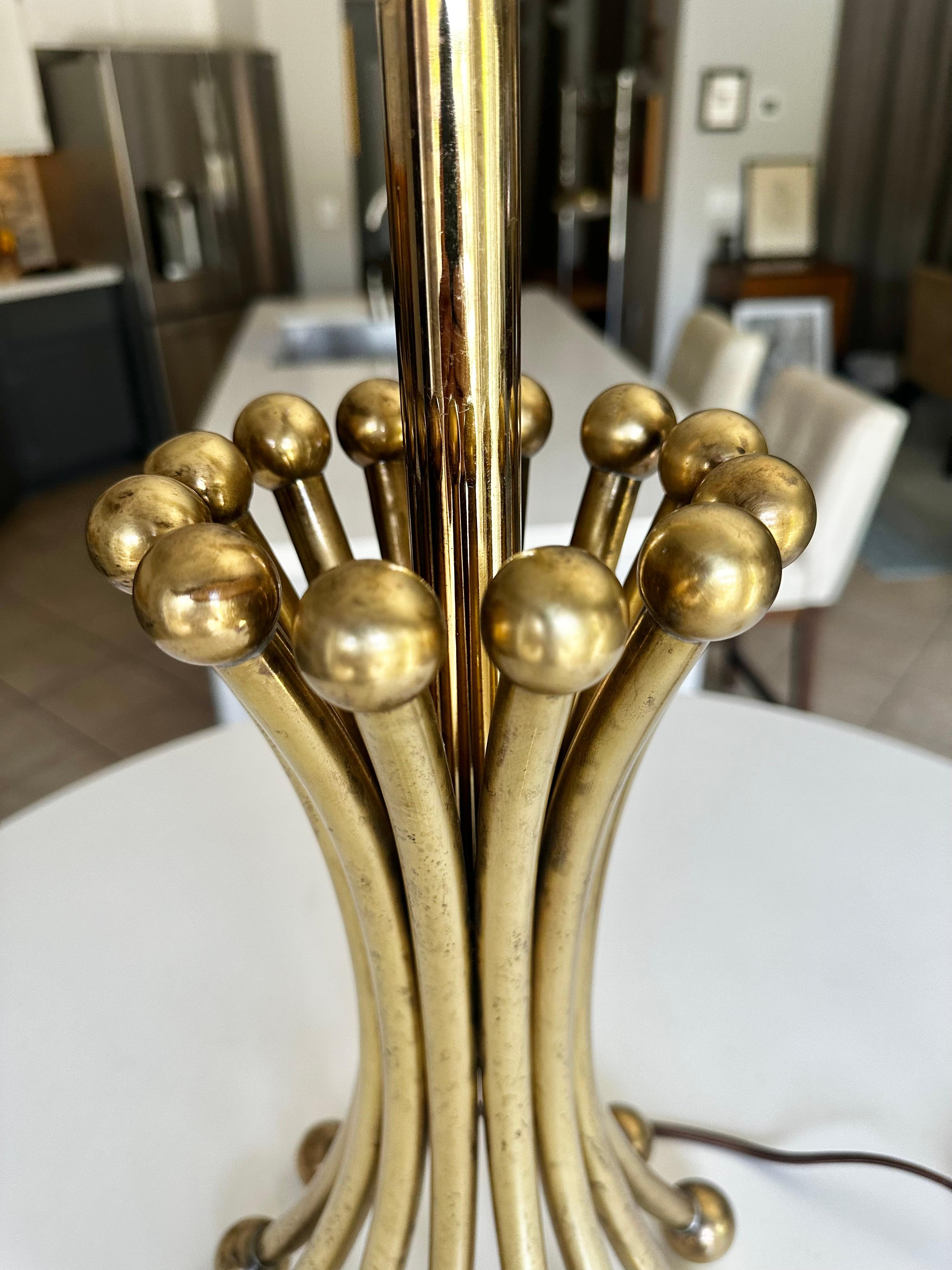 Lampe à gerbe de blé à tige et boule en laiton massif en vente 10