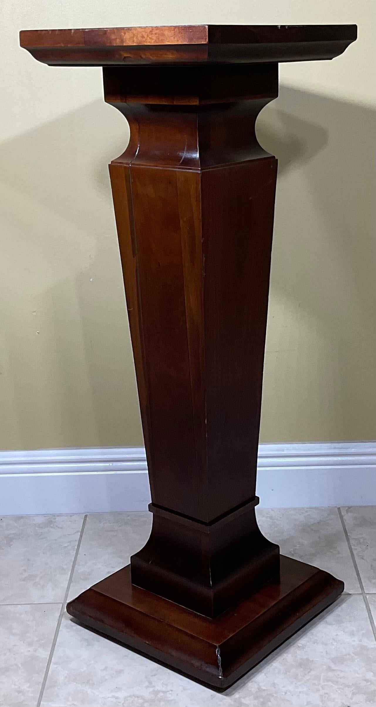 Single Square Walnut Wood Pedestal In Good Condition For Sale In Delray Beach, FL