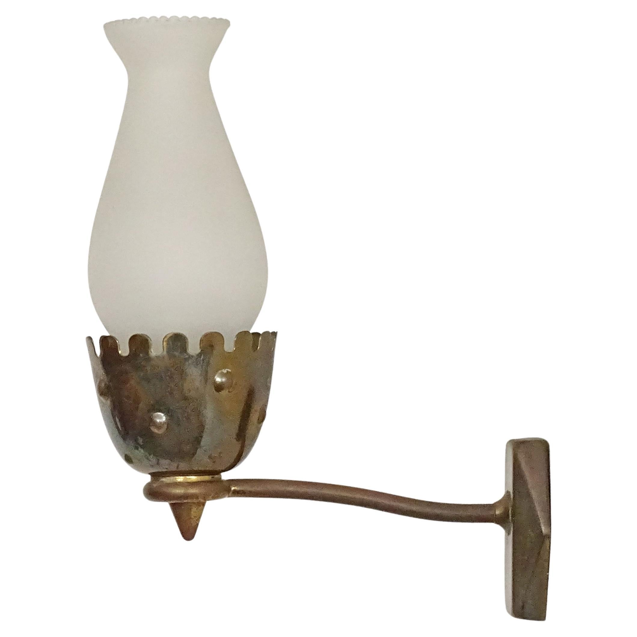 Single Stilnovo Brass and Frosted Glass Wall Lamp, Italy 1940s