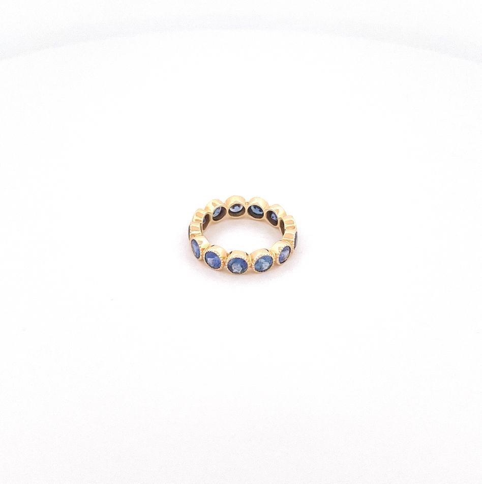 Women's or Men's Single Stone Gabby 18k Yellow Gold Sapphire Ring For Sale