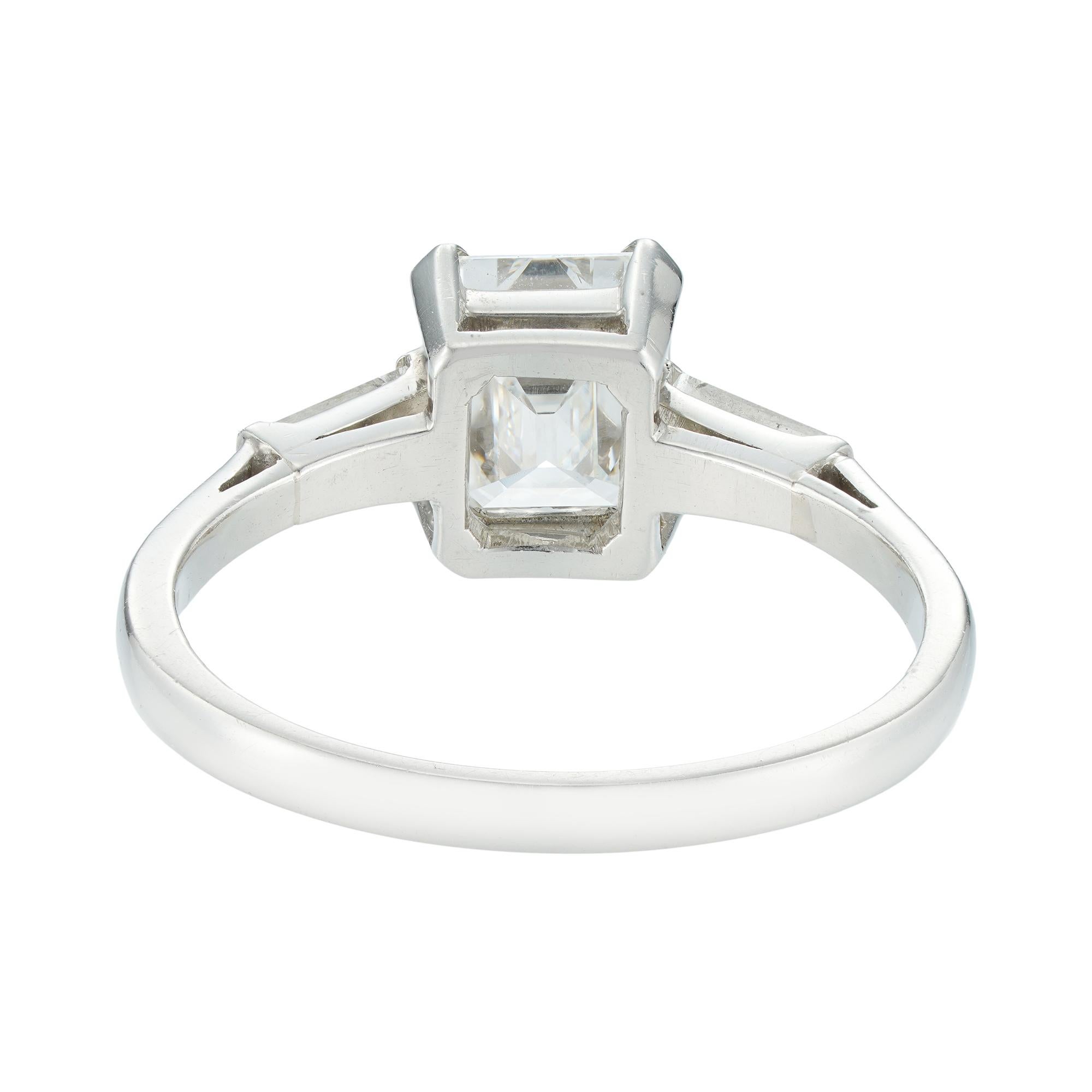 Single Stone Solitär Diamantring (Moderne) im Angebot