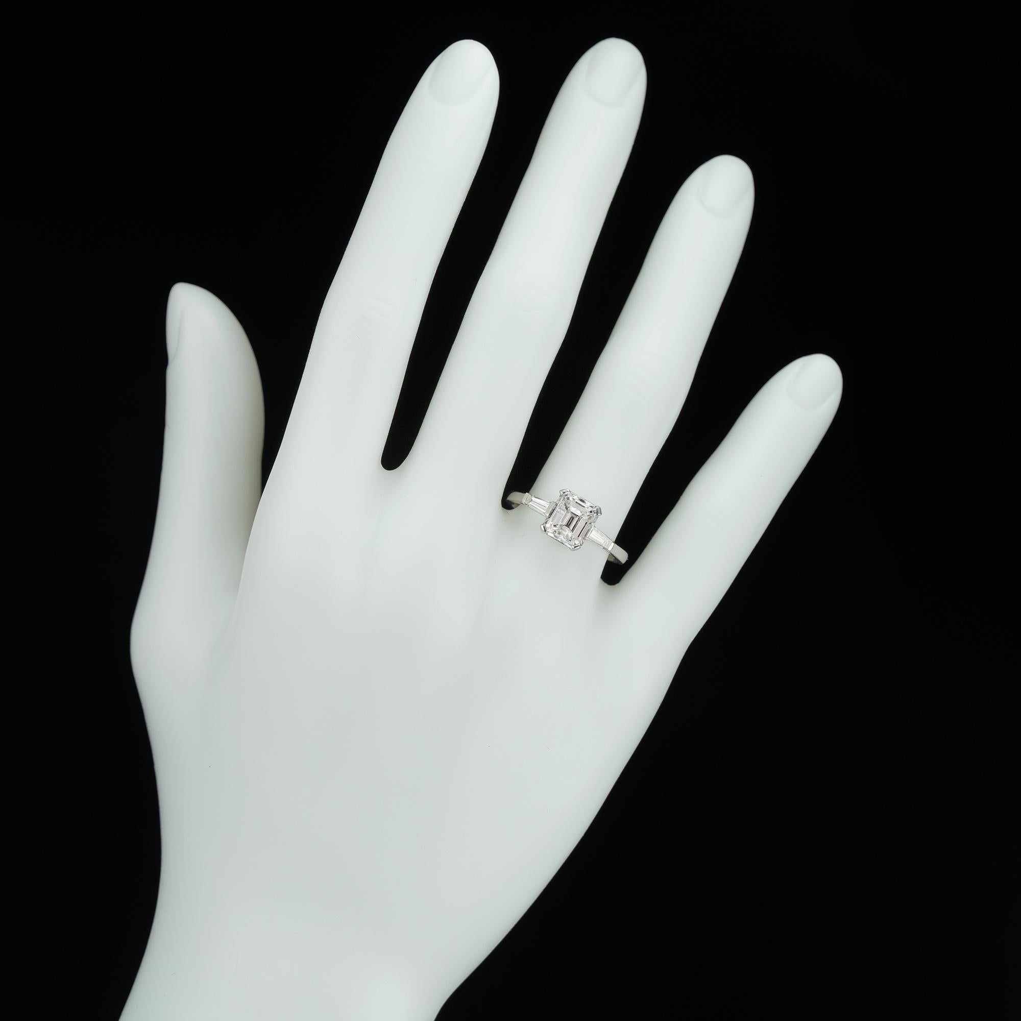 Single Stone Solitär Diamantring im Angebot 1