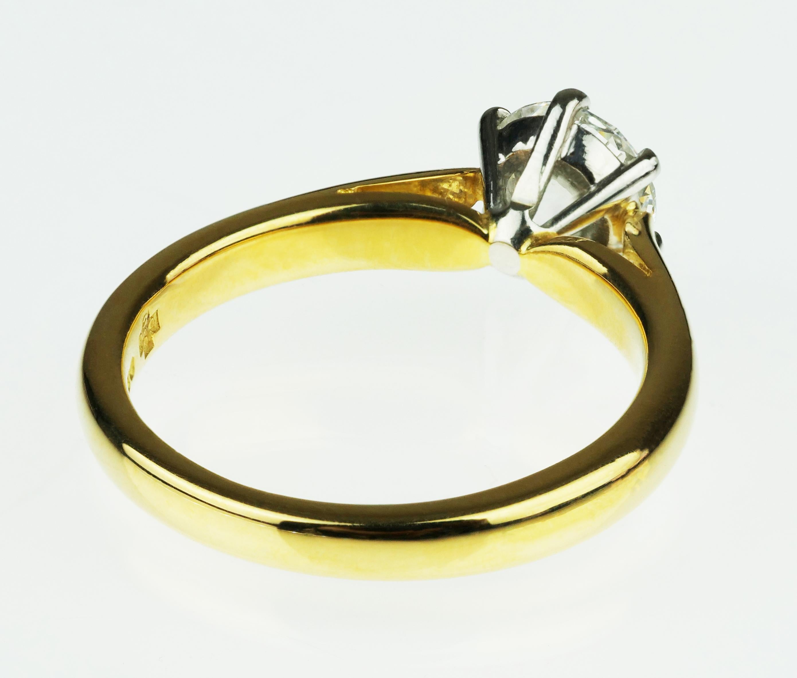 Modern Boodles Single Stone Round Diamond Engagement Ring, British Hallmarked 18K Gold