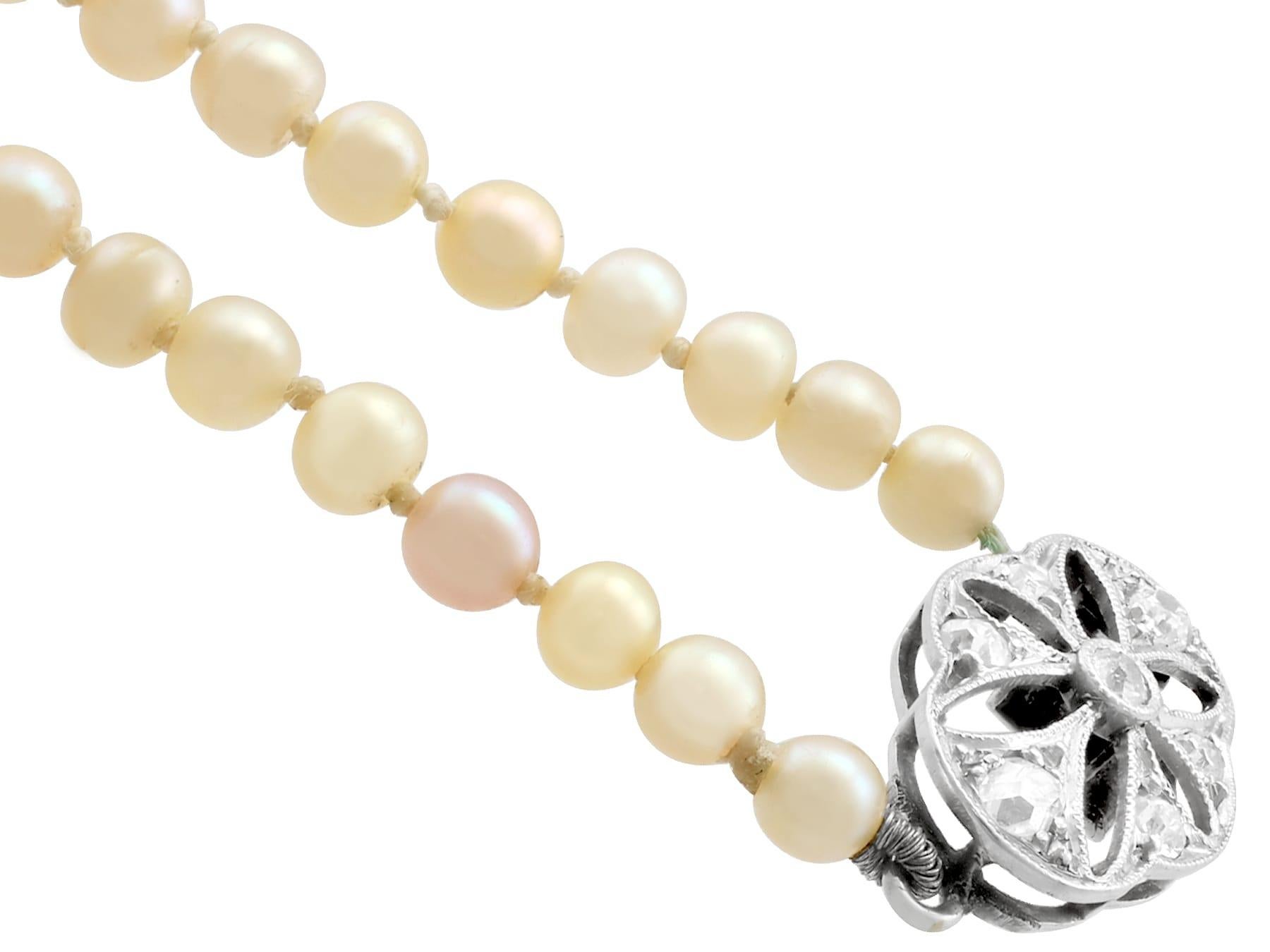 Einreihige Perlenkette mit Diamant-Weißgold-Verschluss (Alteuropäischer Schliff) im Angebot