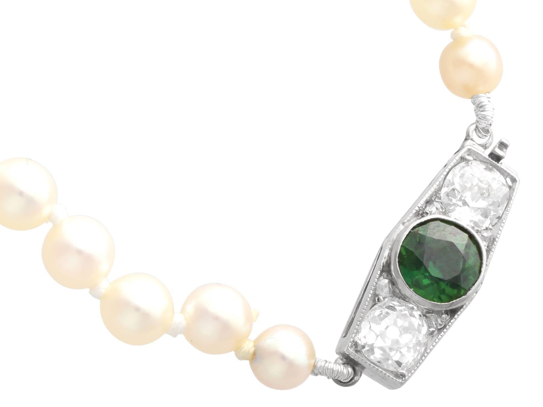 Single Strand Pearl Necklace with Sapphire Diamond and White Gold Clasp For Sale 4