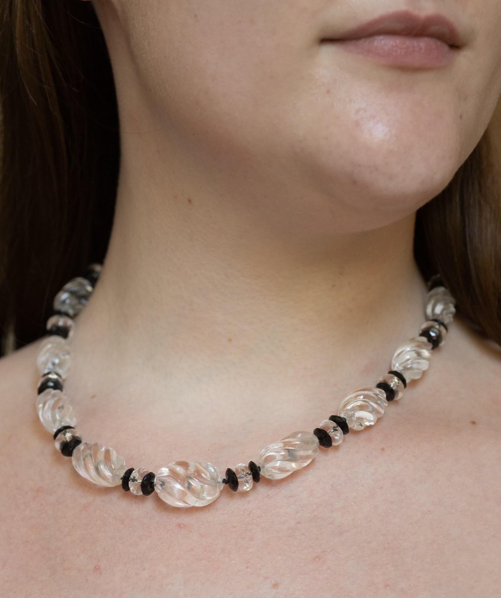 Collier simple en cristal de roche et onyx Neuf - En vente à New Orleans, LA