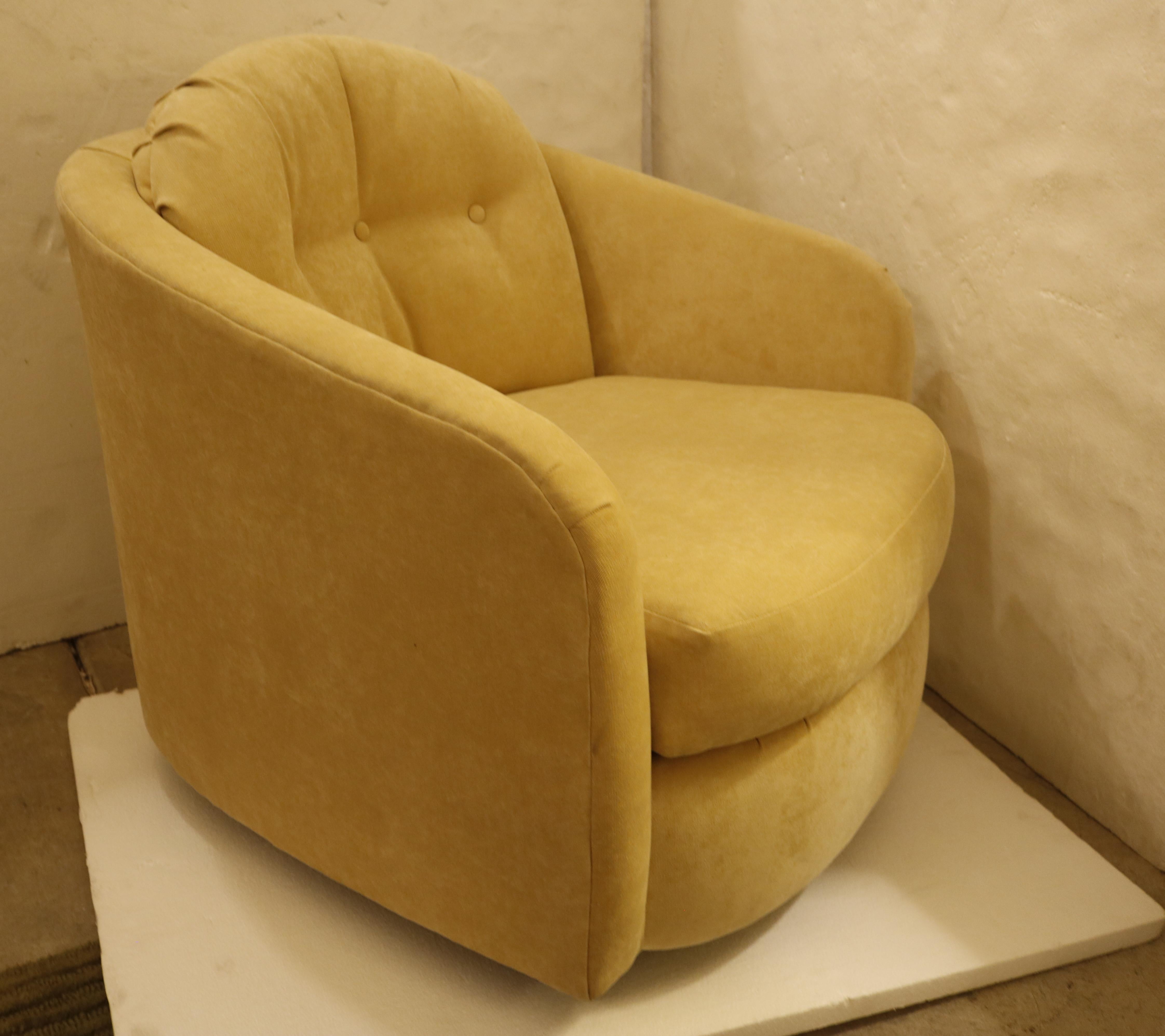 American Single Swivel Chair Attributed to Milo Baughman