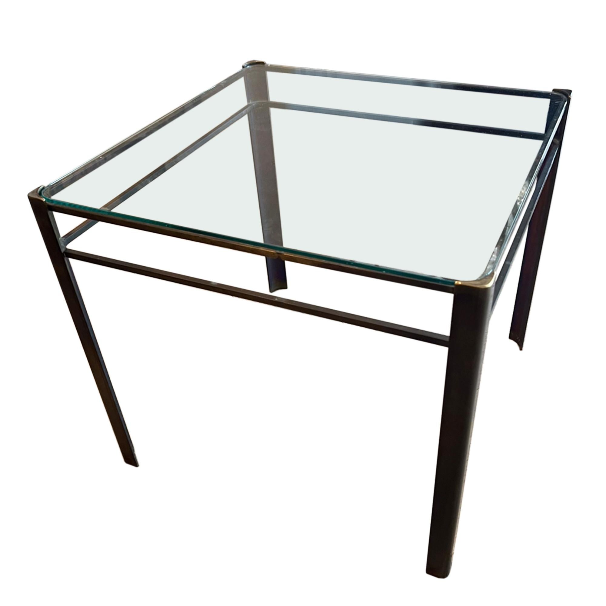 Table d'appoint mi-siècle conçue par JT LePelletier Bon état - En vente à London, GB