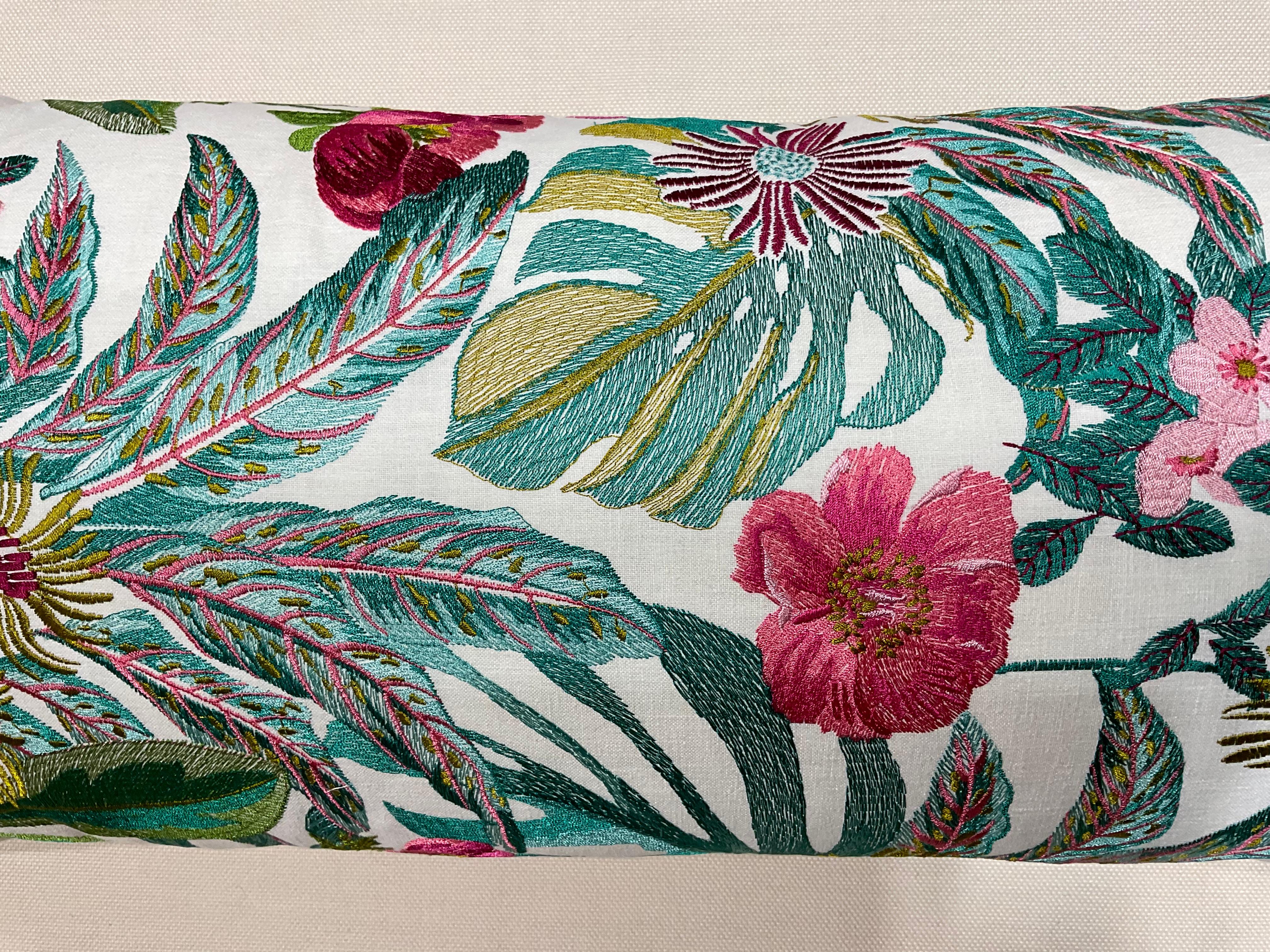 Single Two Sides Tropical Motif Pillow In Good Condition For Sale In Delray Beach, FL