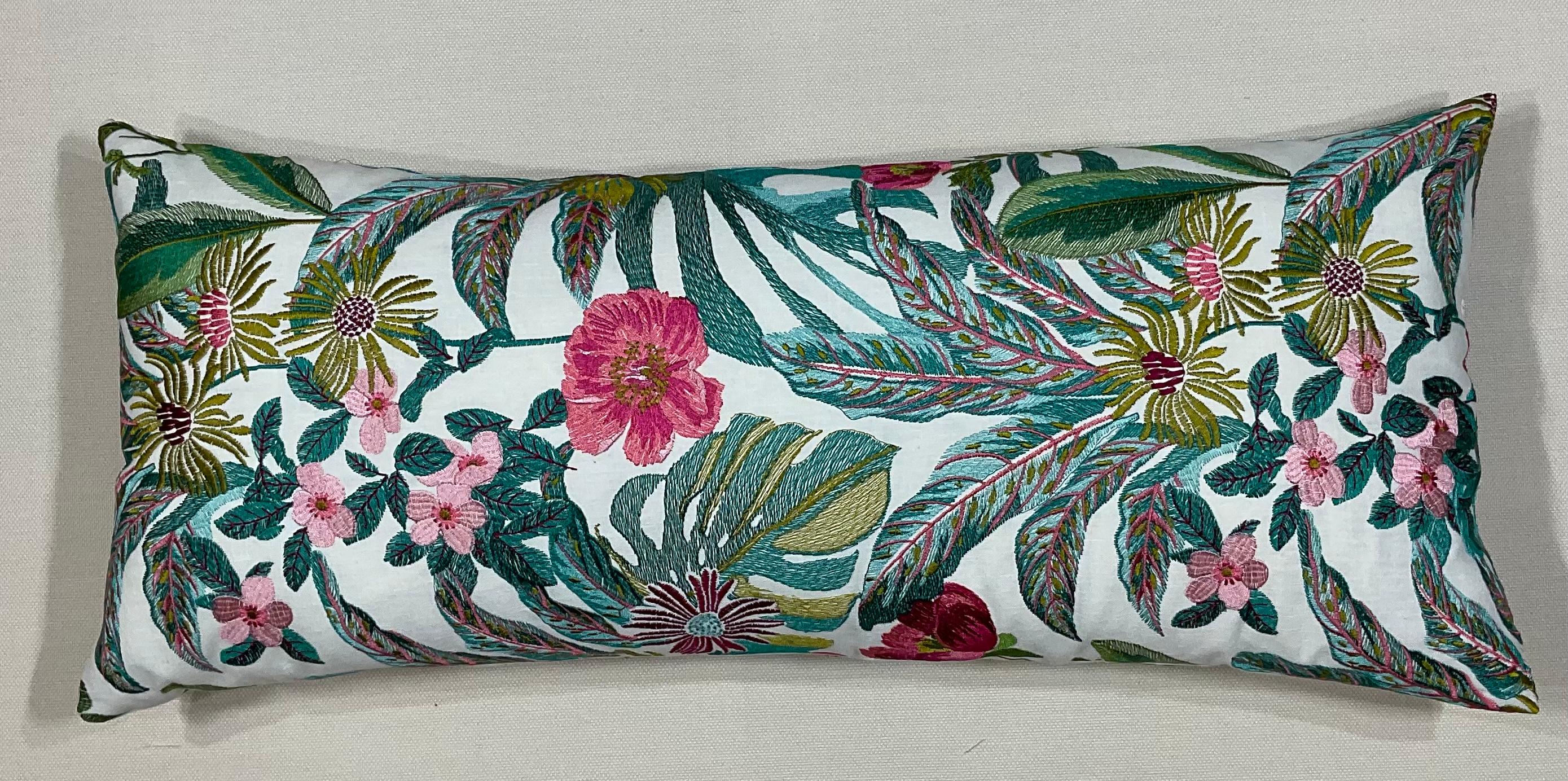 XXIe siècle et contemporain Coussin simple à motifs tropicaux sur deux côtés en vente