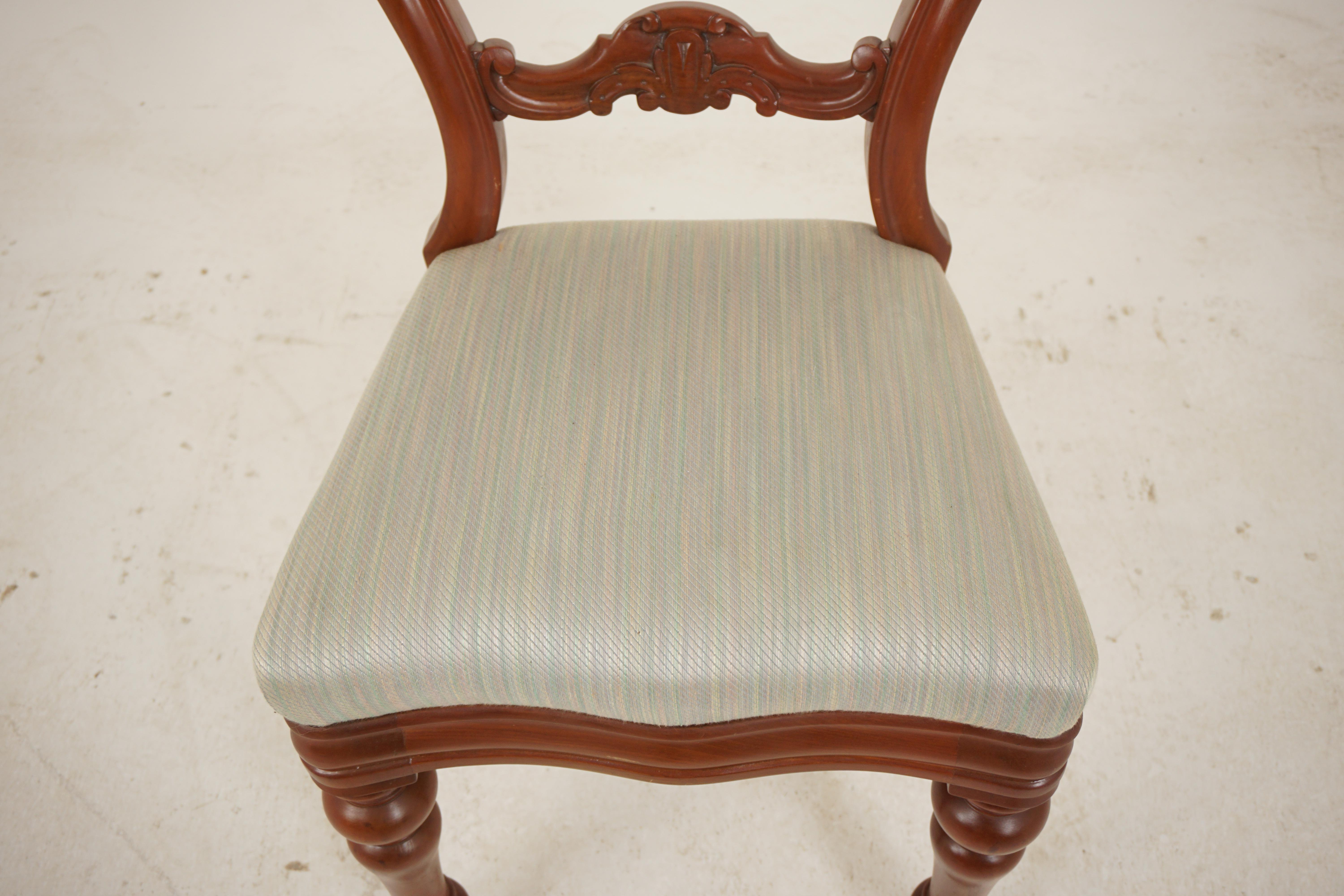 Single Victorian Walnut Balloon Back Chair, Scotland 1880, H043 In Good Condition For Sale In Vancouver, BC