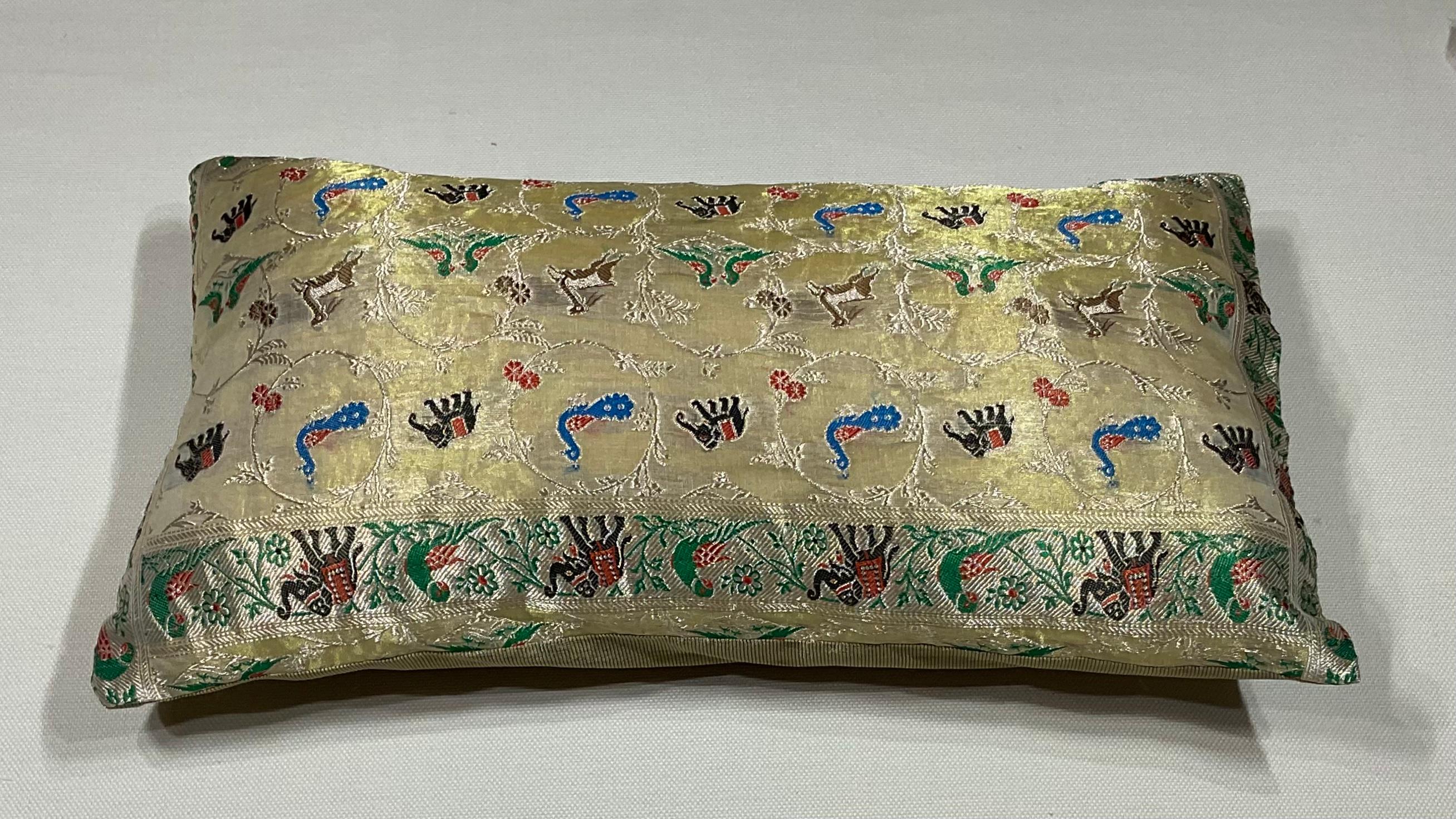 Single Vintage Embroidery Textile Pillow In Good Condition In Delray Beach, FL