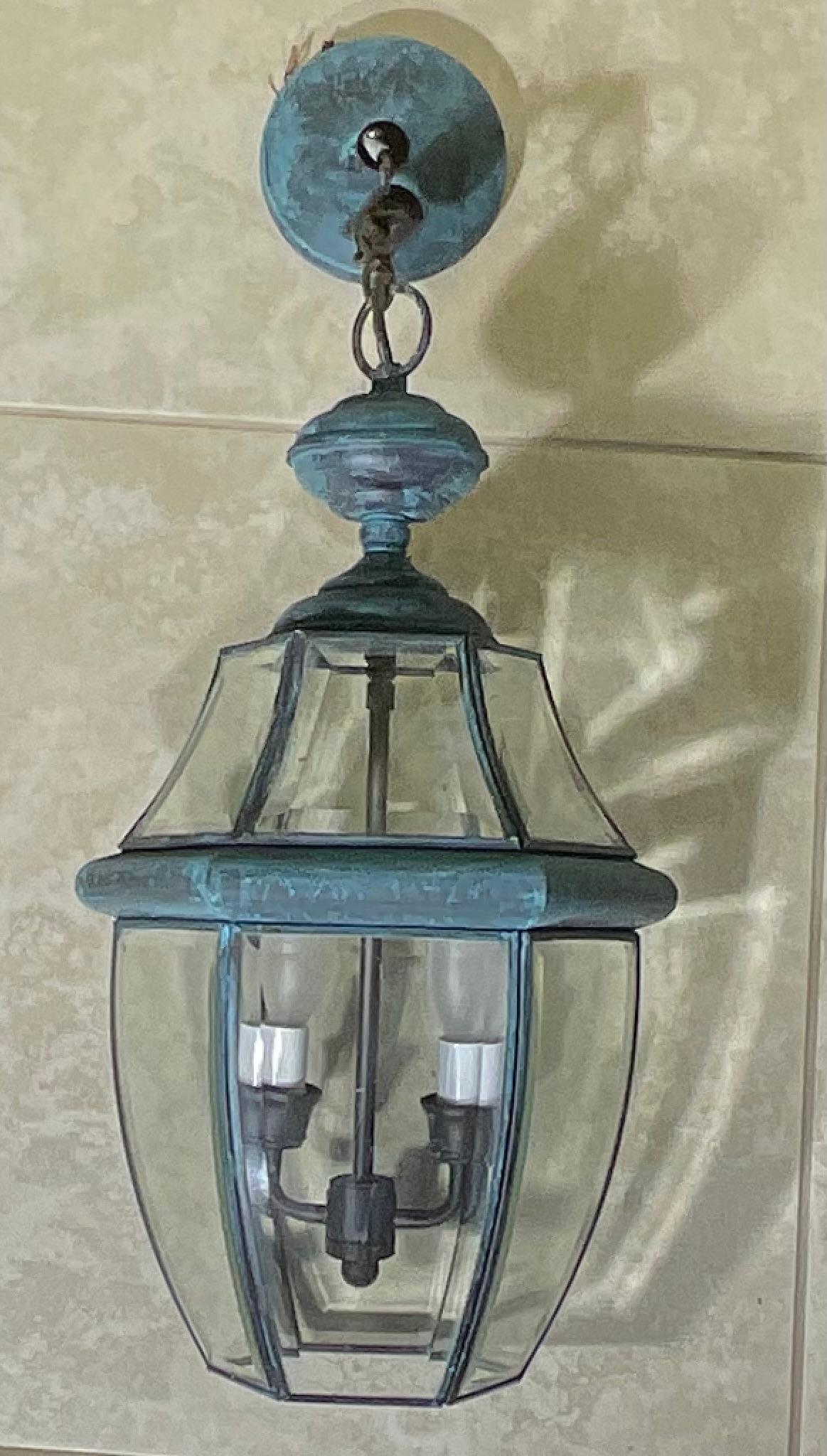 Einzelne Hängelaterne aus massivem Messing im Vintage-Stil- 10w x 19 hoch (20. Jahrhundert) im Angebot